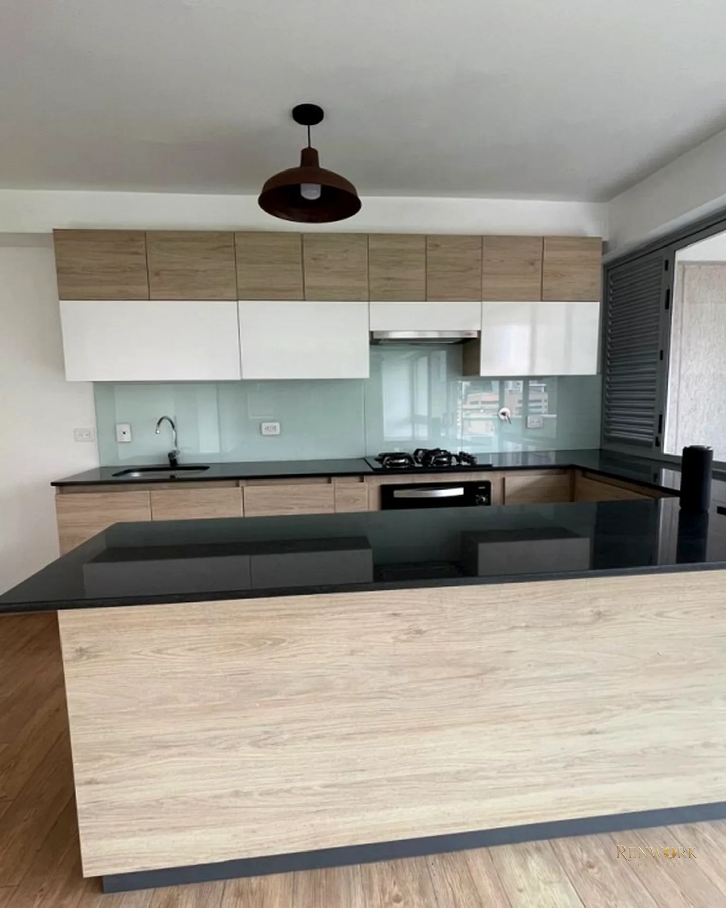 APARTAMENTO EN VENTA EL POBLADO LOMA DE SAN JULIAN · foto 2