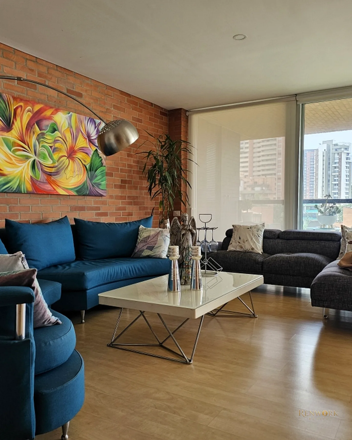APARTAMENTO EN VENTA EL POBLADO MILLA DE ORO- PISO ALTO · foto 4
