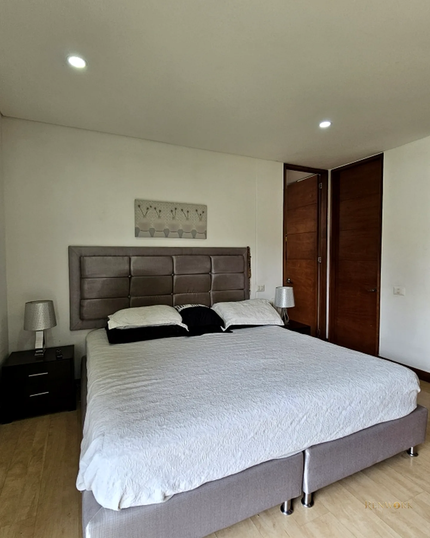 APARTAMENTO EN VENTA EL POBLADO MILLA DE ORO- PISO ALTO · foto 15
