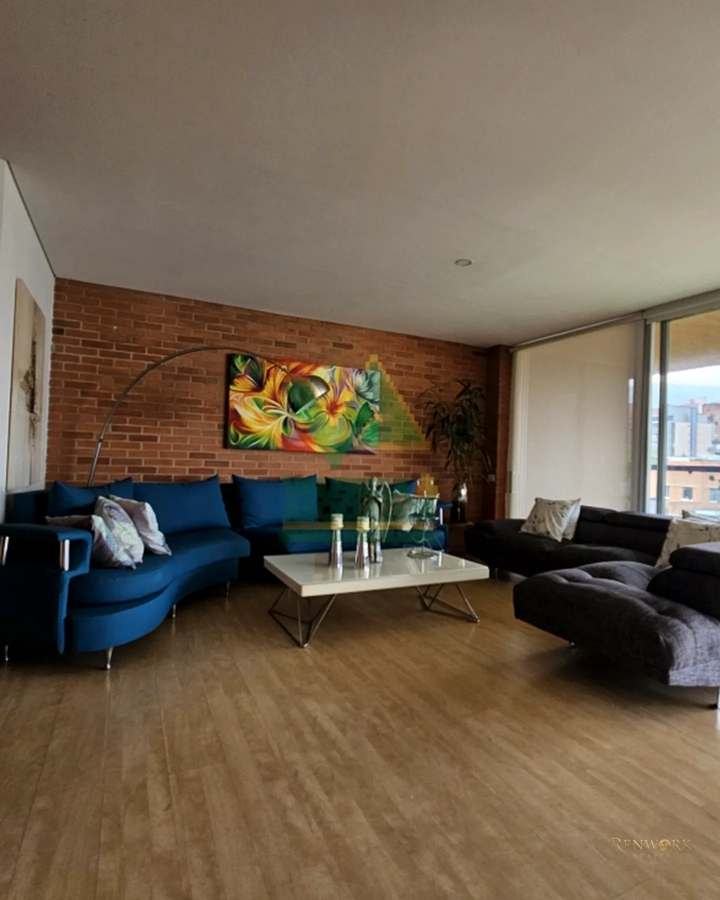 APARTAMENTO EN VENTA EL POBLADO MILLA DE ORO- PISO ALTO · foto 1