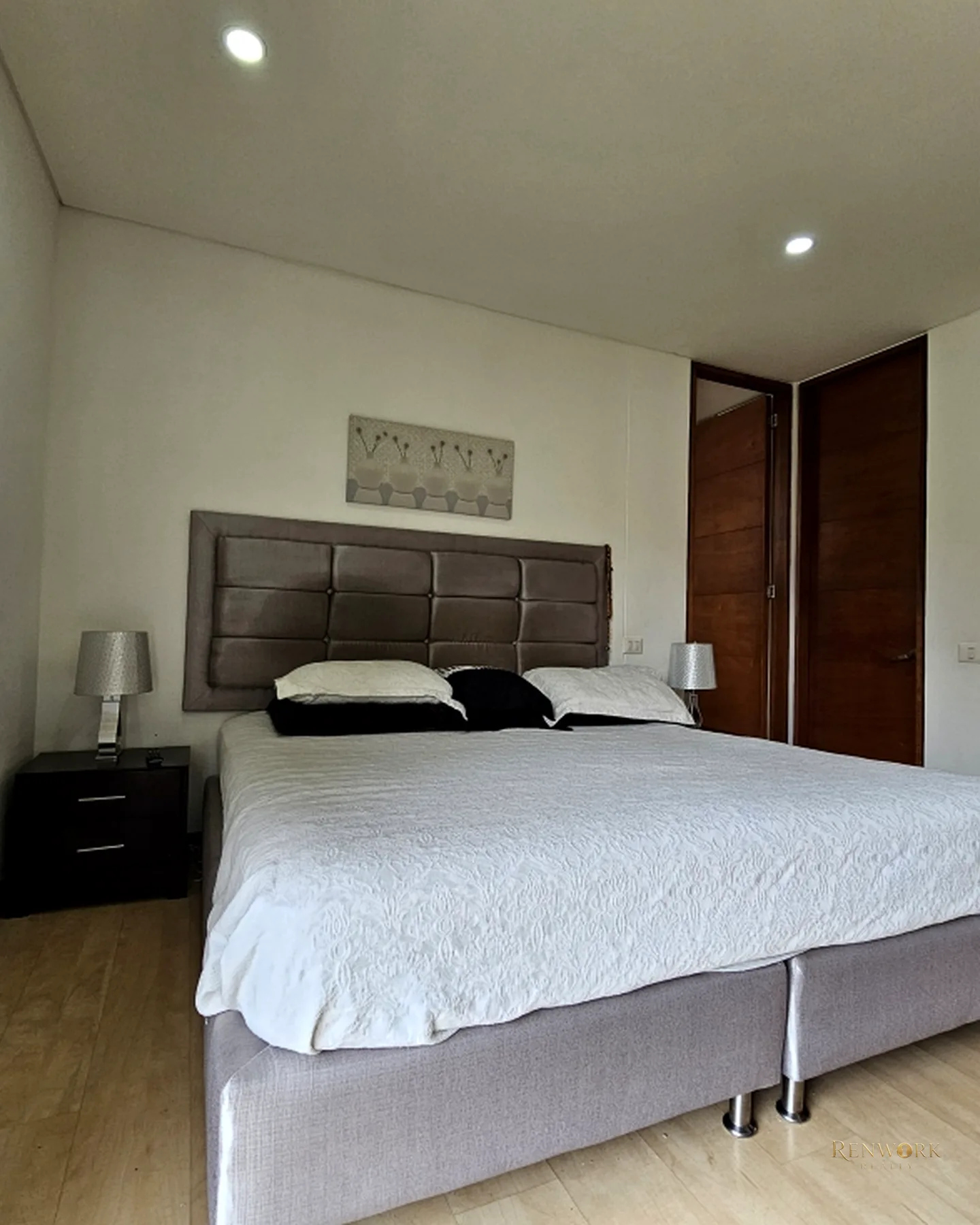 APARTAMENTO EN VENTA EL POBLADO MILLA DE ORO- PISO ALTO · foto 14