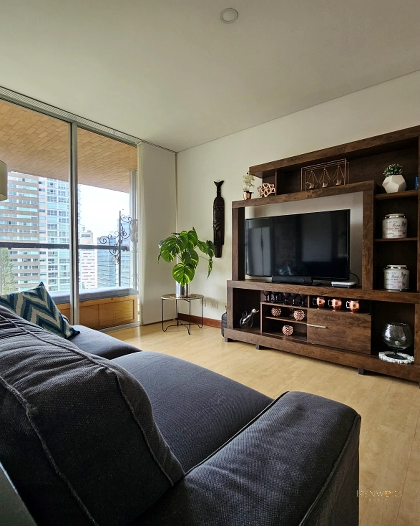 APARTAMENTO EN VENTA EL POBLADO MILLA DE ORO- PISO ALTO · foto 12