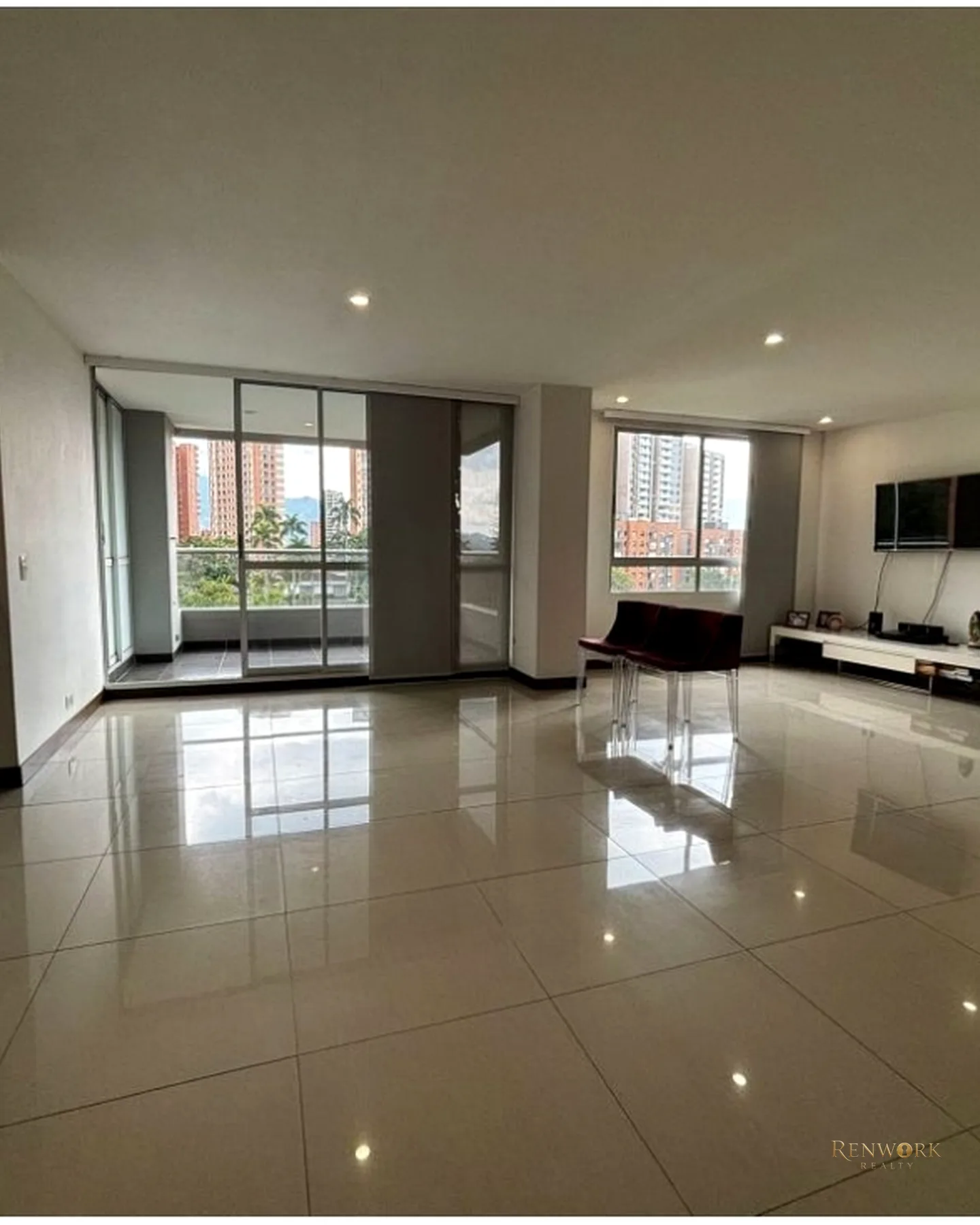 APARTAMENTO EN VENTA EL POBLADO SECTOR LOS BALSOS · foto 2