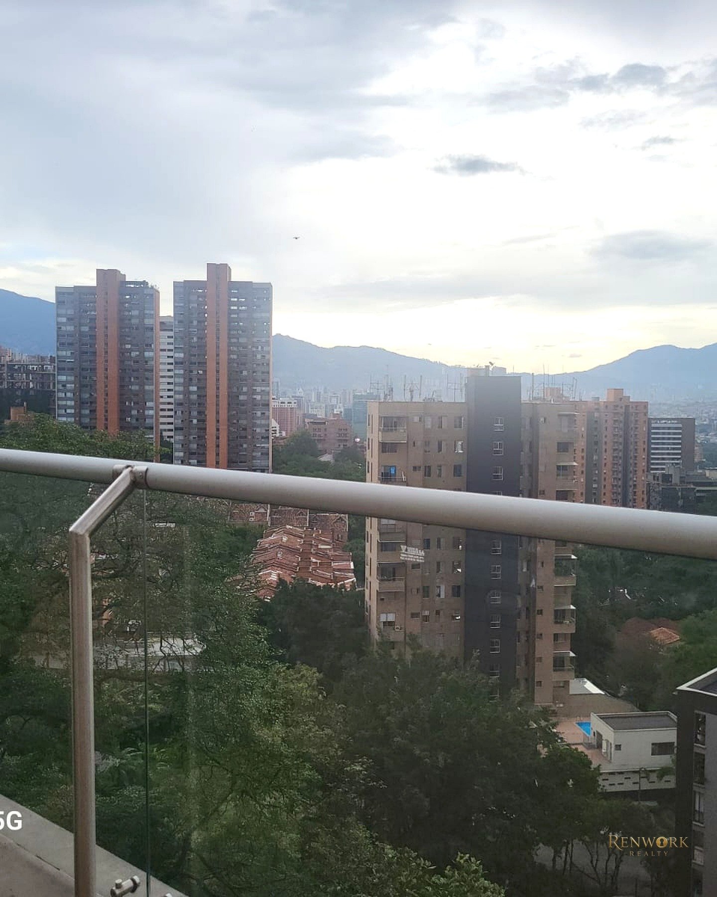 APARTAMENTO EN VENTA EN CASTROPOL MEDELLIN · foto 3