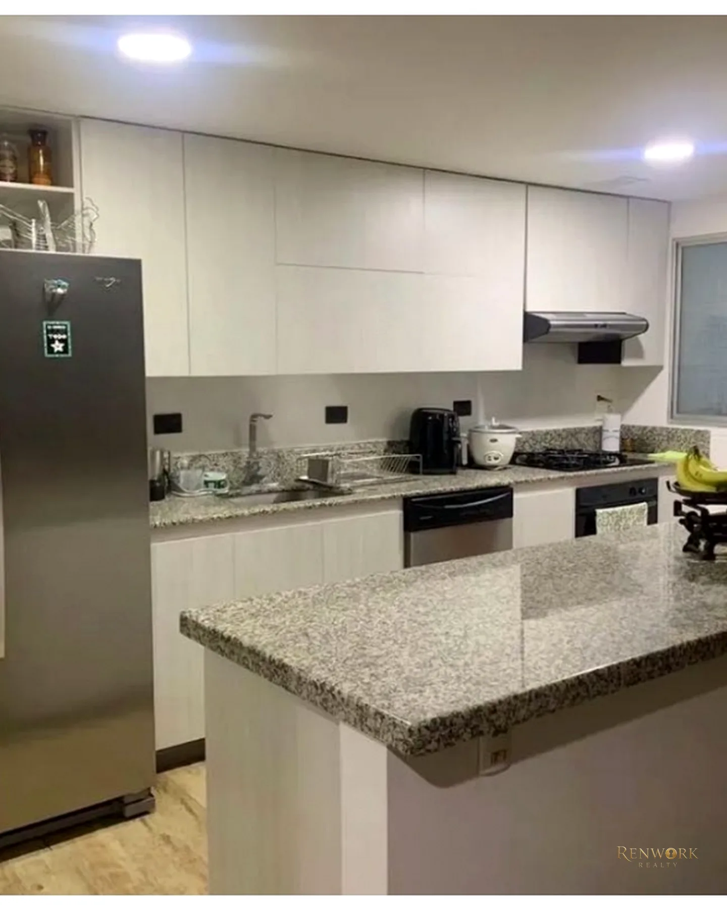 APARTAMENTO EN VENTA EN EL POBLADO · foto 3