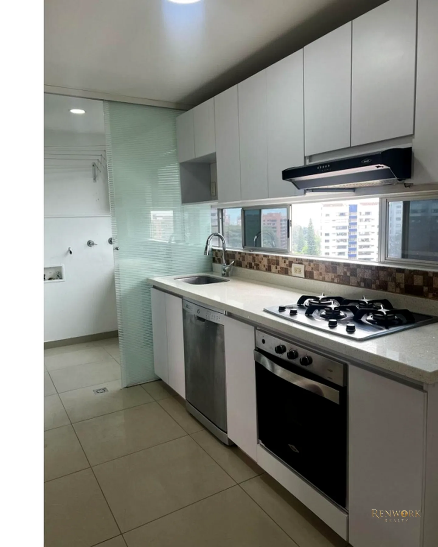 APARTAMENTO EN VENTA EN EL POBLADO · foto 3