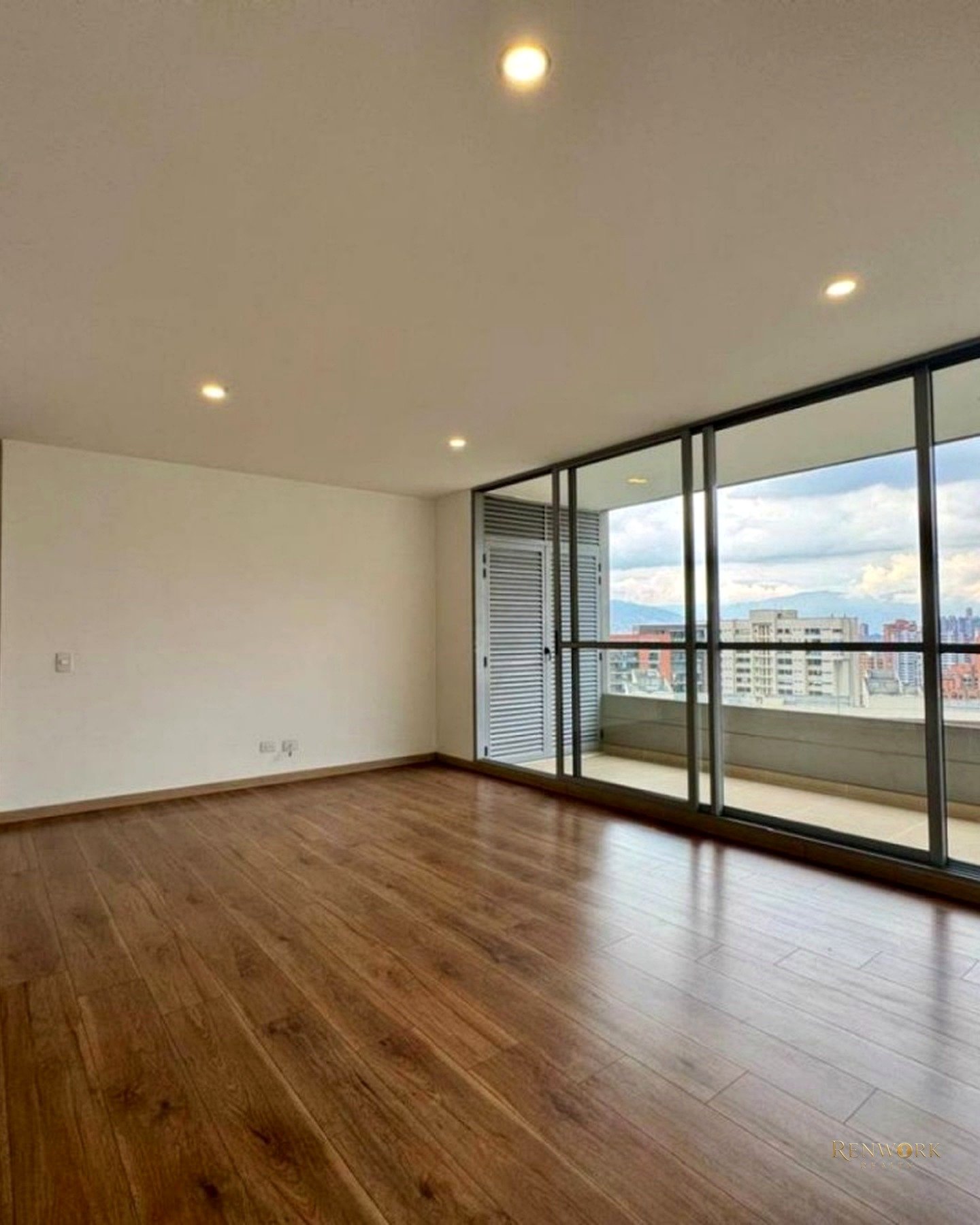APARTAMENTO EN VENTA EN EL POBLADO LOS BALSOS MEDELLÍN · foto 2