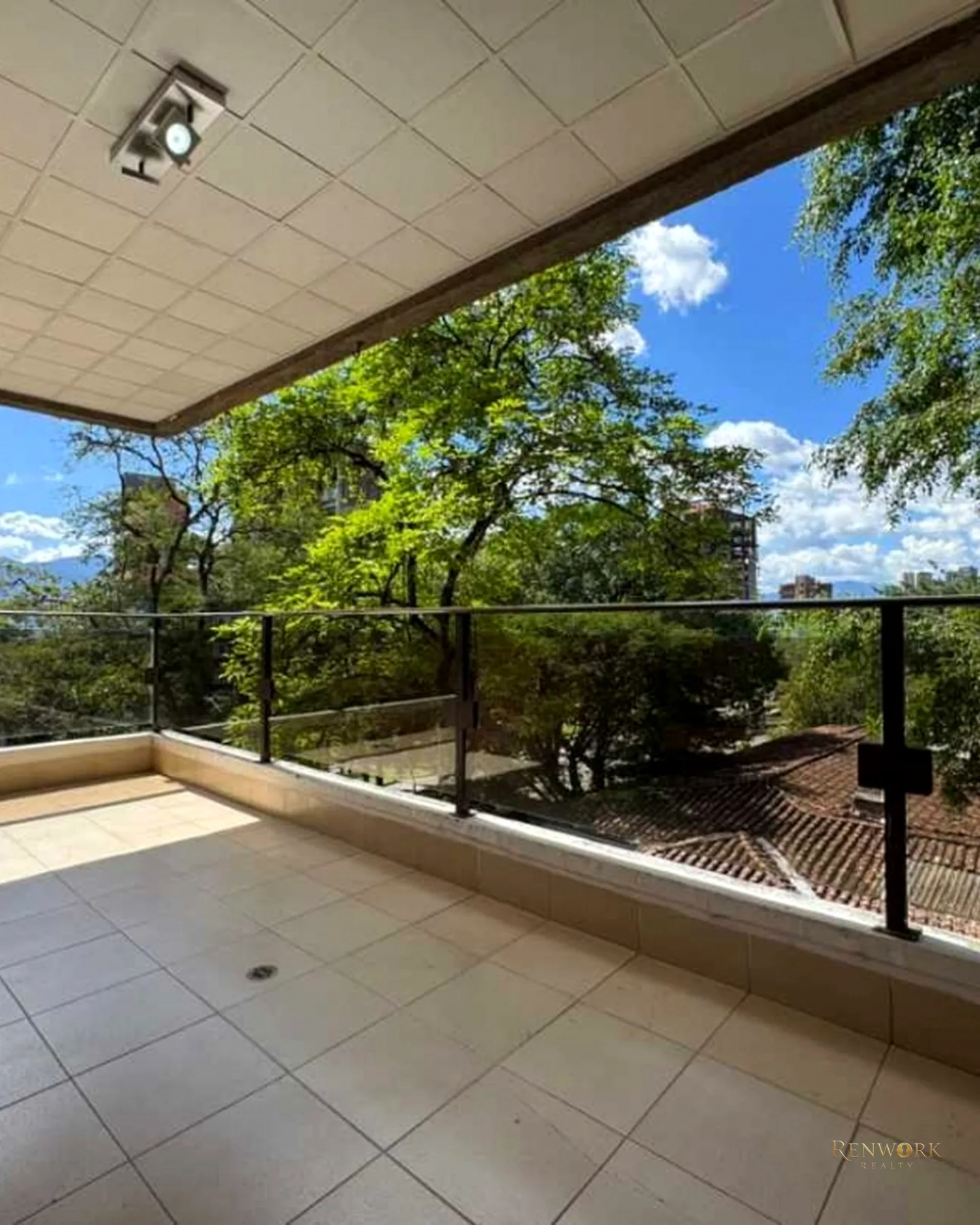 APARTAMENTO EN VENTA EN EL POBLADO MILLA DE ORO · foto 22