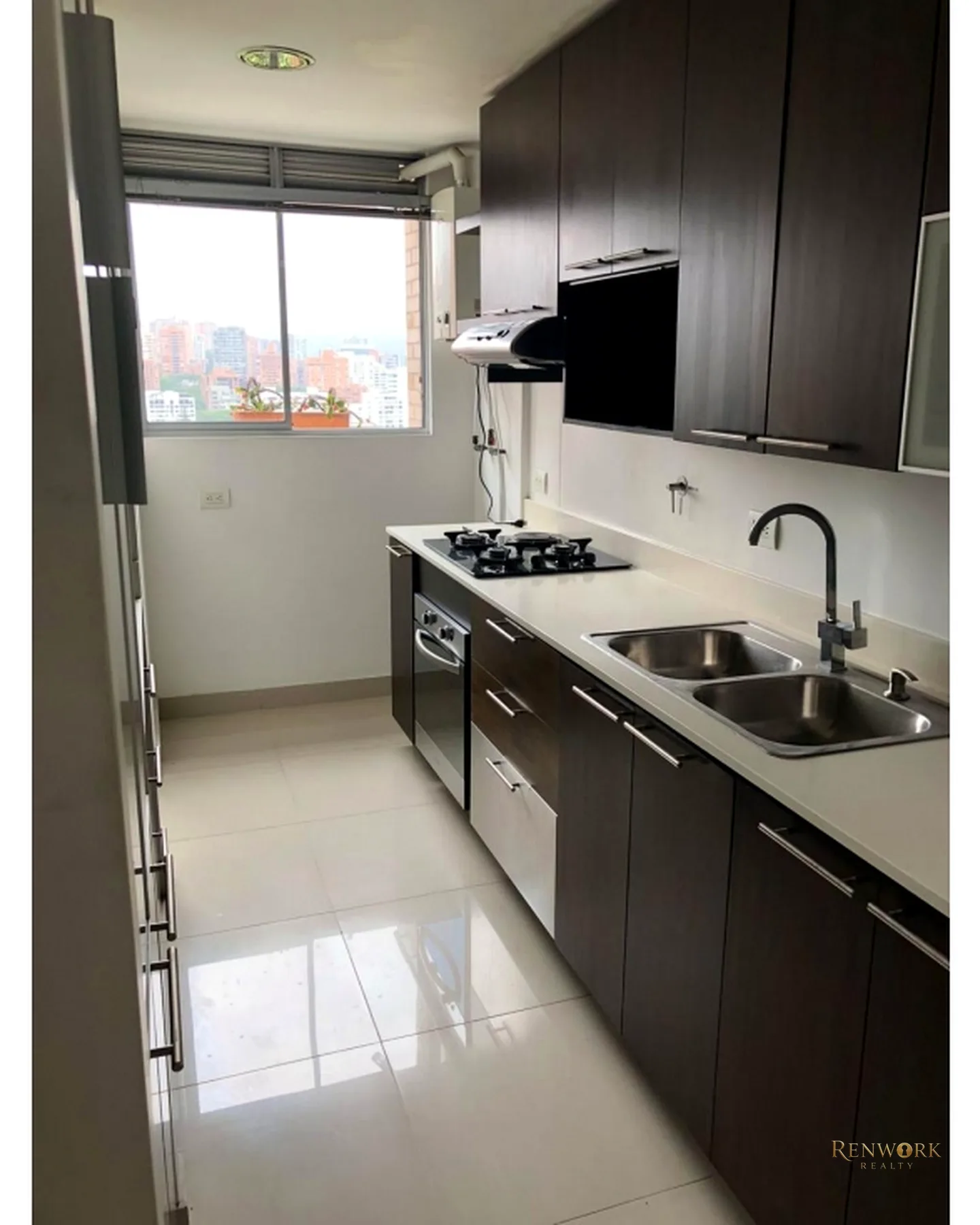APARTAMENTO EN VENTA EN EL POBLADO SECTOR LALINDE · foto 2