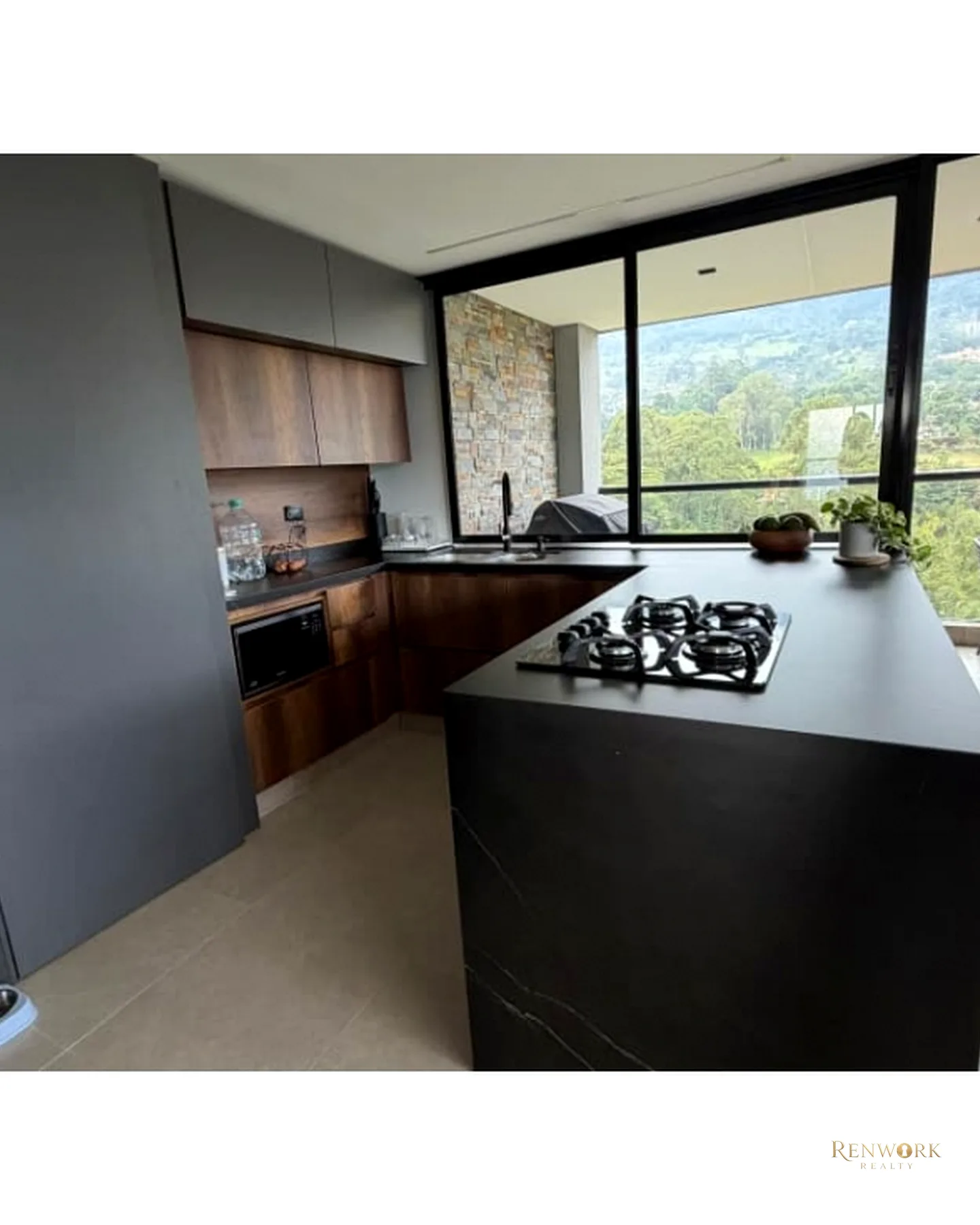 APARTAMENTO EN VENTA EN LOMA DE LAS BRUJAS · foto 2
