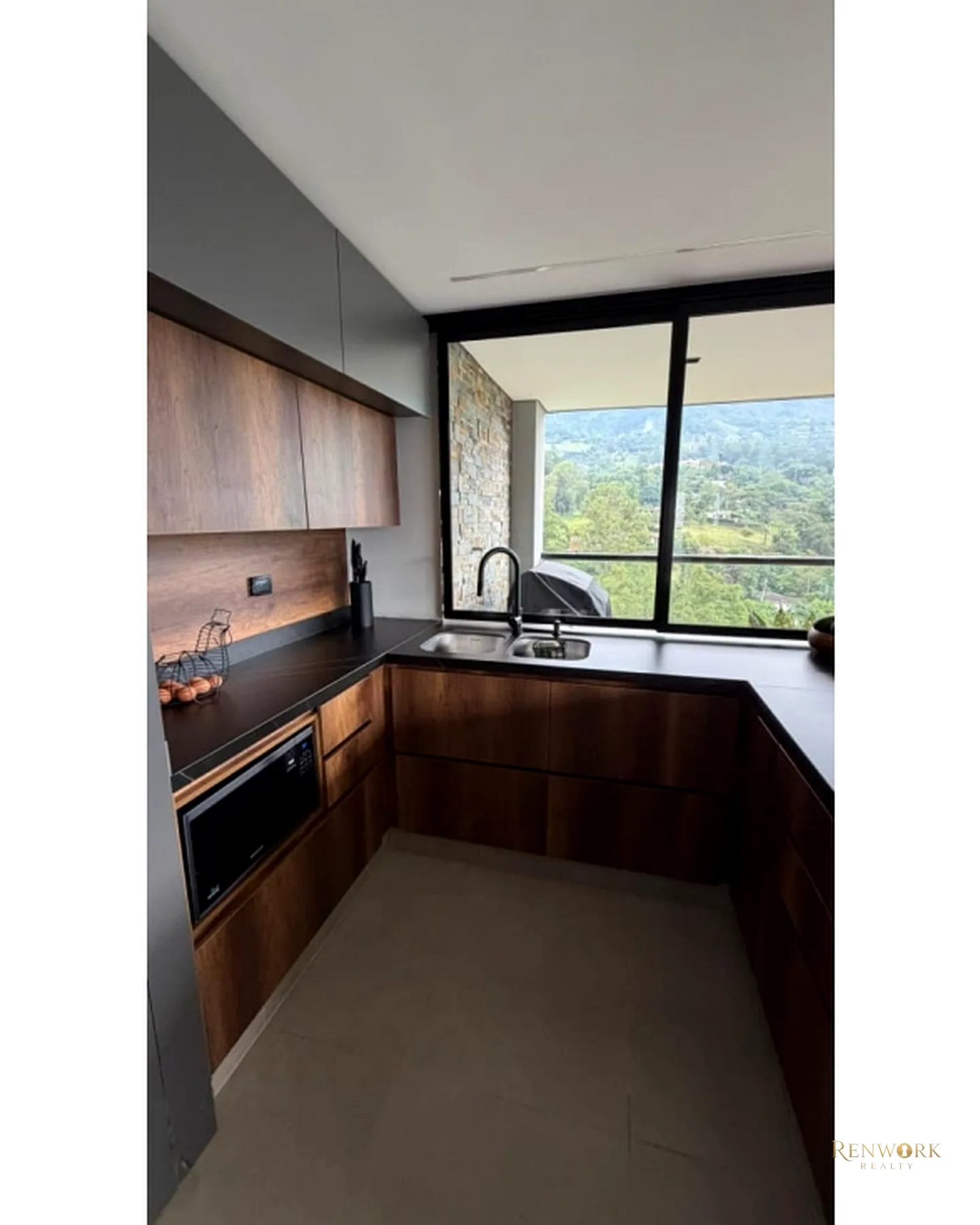 APARTAMENTO EN VENTA EN LOMA DE LAS BRUJAS · foto 3