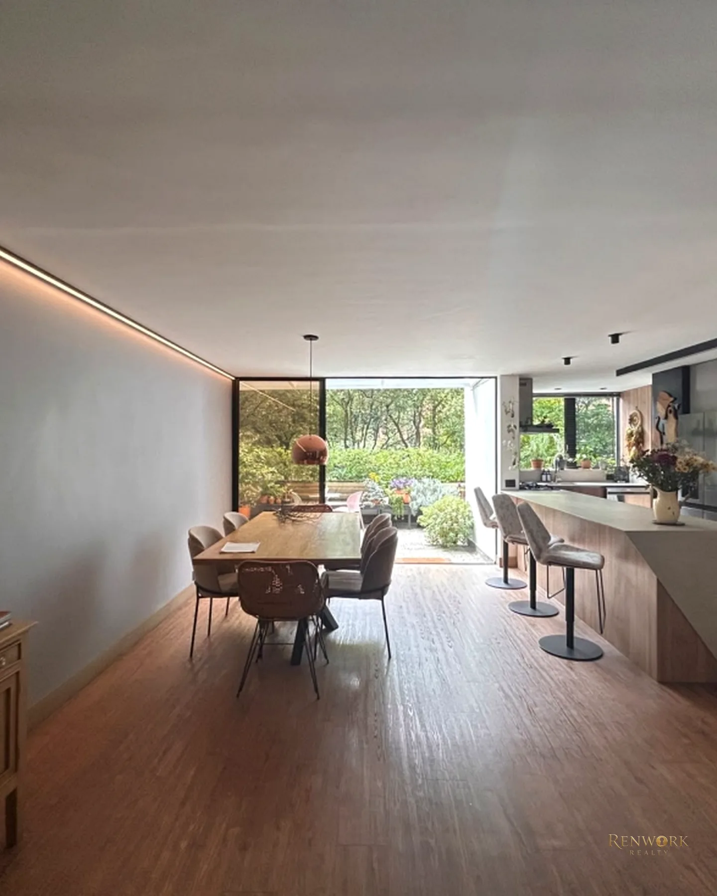 APARTAMENTO EN VENTA EN PATIO BONITO, EL POBLADO, MUY COMERCIAL · foto 5