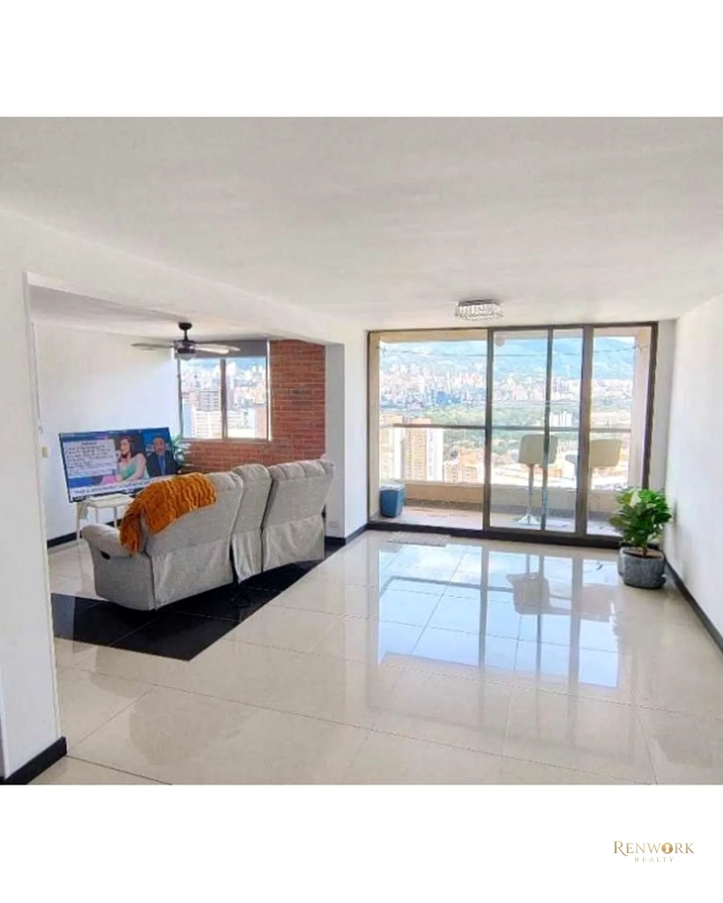 APARTAMENTO EN VENTA LOMA DE LOS BERNAL · foto 2