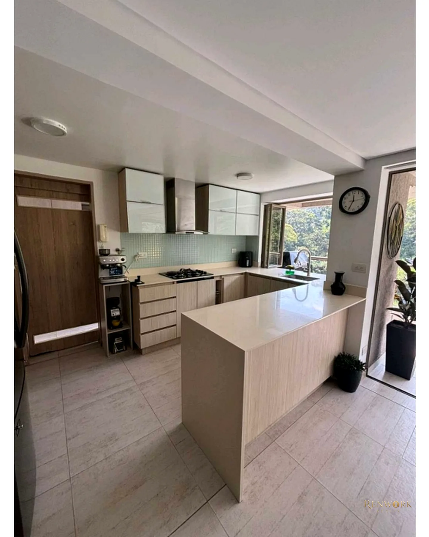 APARTAMENTO EN VENTA LOMA DE LOS BERNAL MEDELLÍN. · foto 7