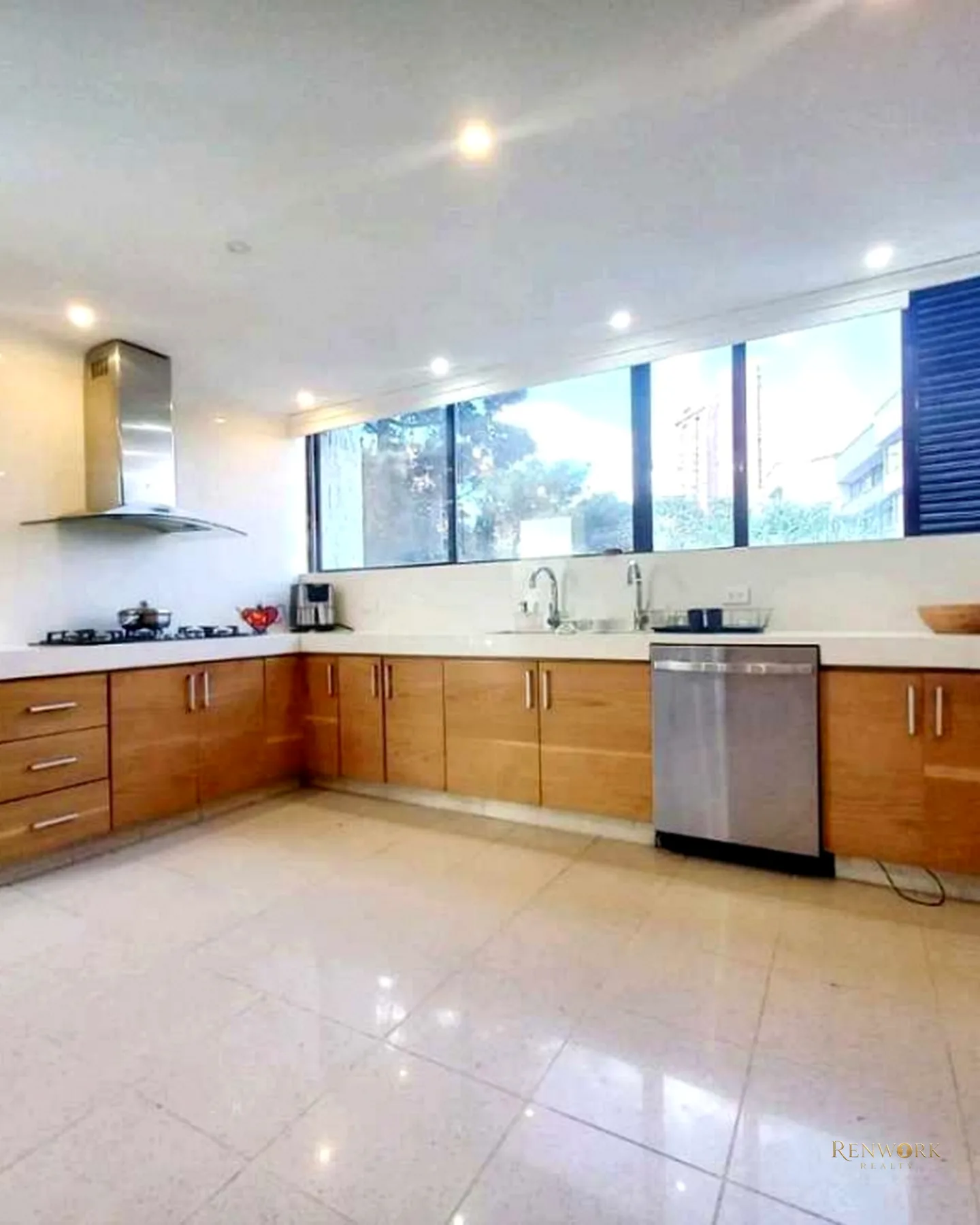 APARTAMENTO EN VENTA MEDELLÍN EL POBLADO LOMA DE LOS GONZÁLES. DÚPLEX · foto 3