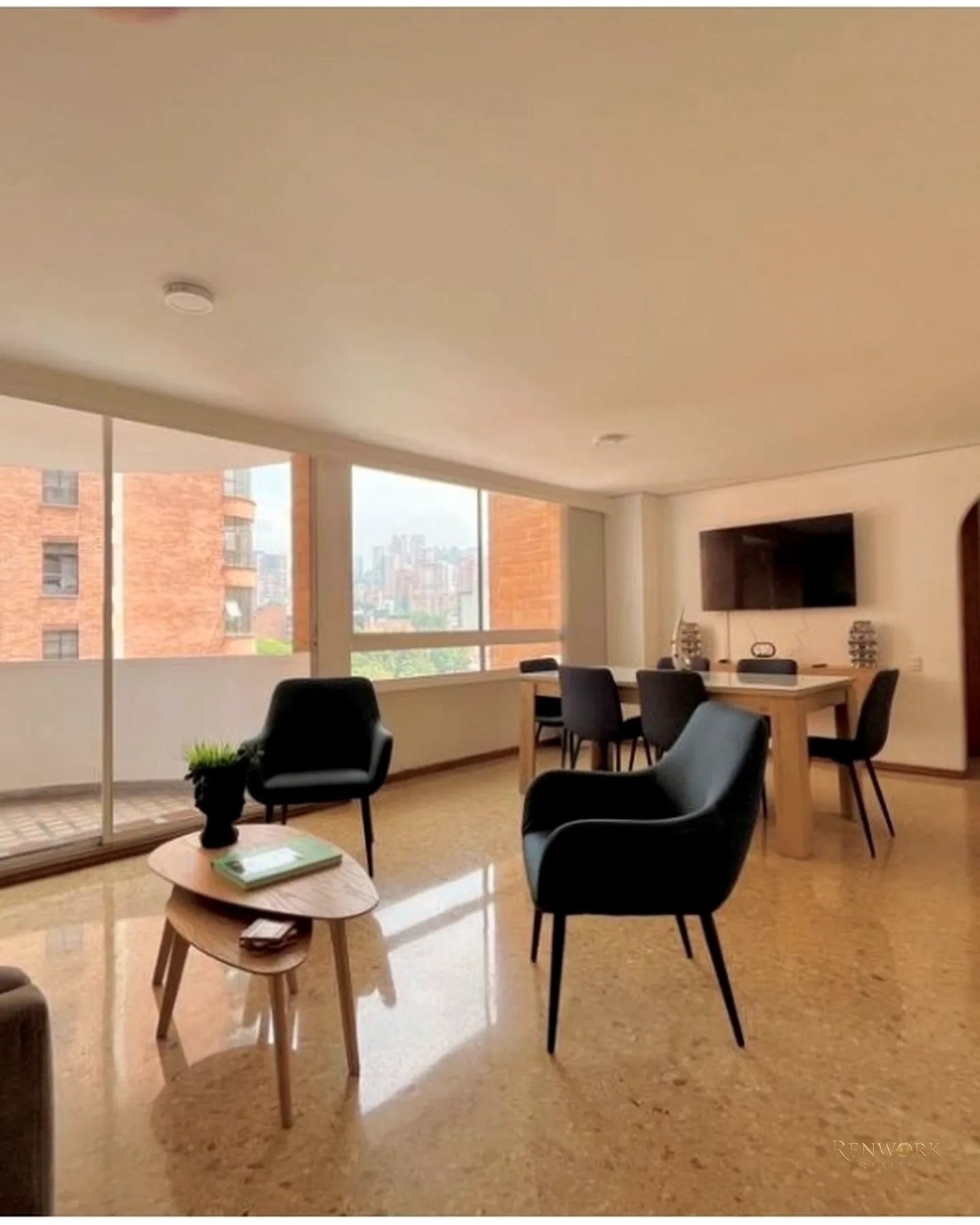 APARTAMENTO EN VENTA MILLA DE ORO PARA INVERSIONISTA RENTANDO · foto 2