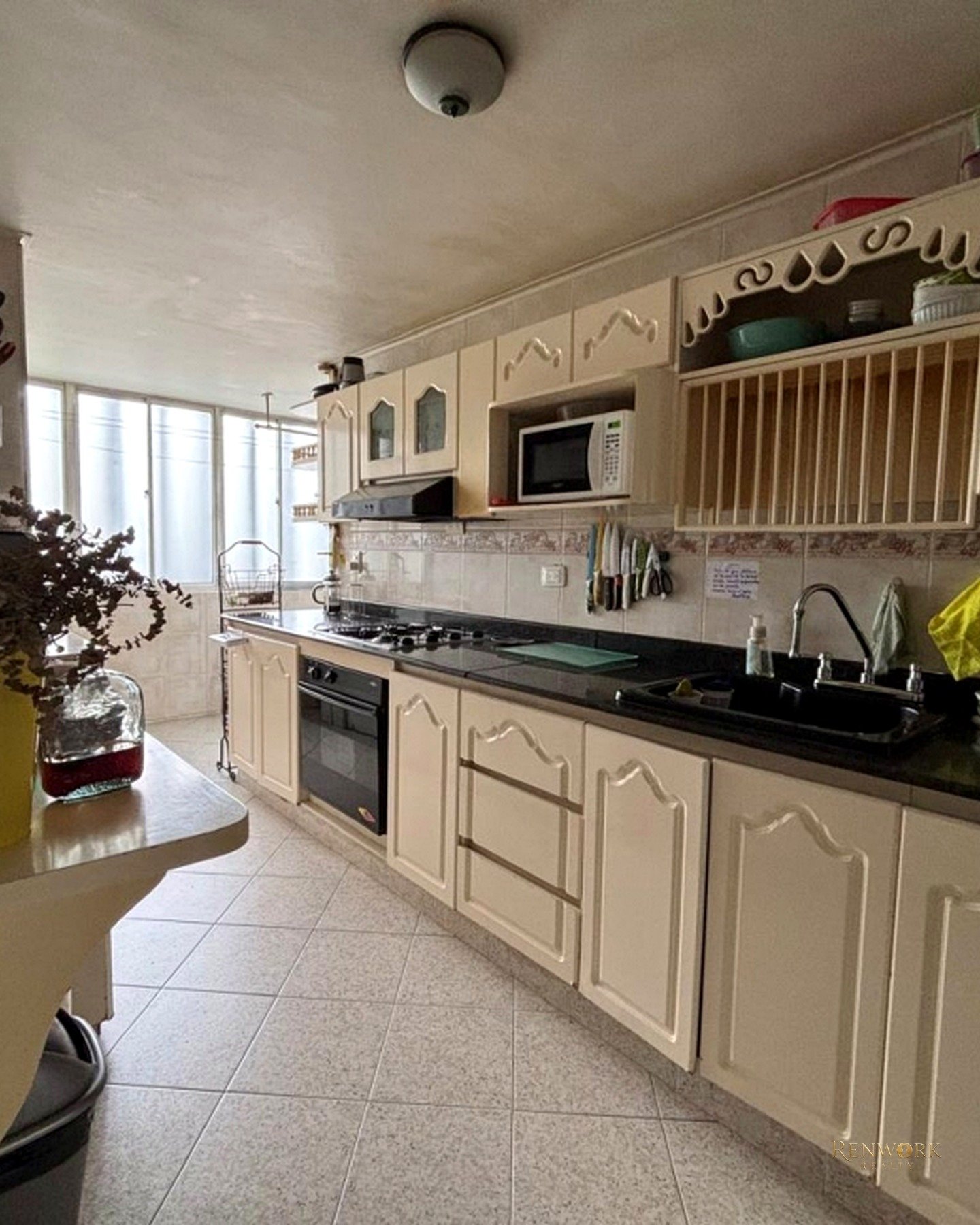 APARTAMENTO EN VENTA PARA REMODELAR, AGUACATALA, POBLADO. · foto 14