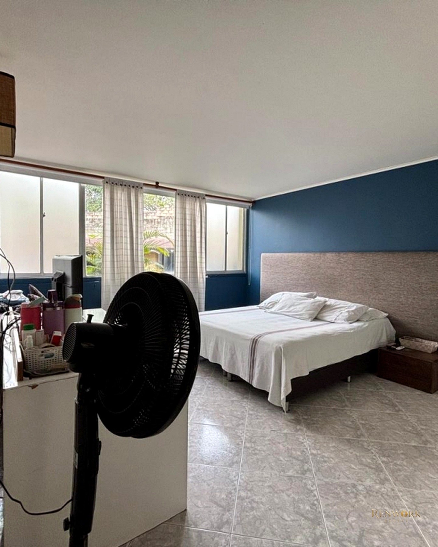 APARTAMENTO EN VENTA PARA REMODELAR, AGUACATALA, POBLADO. · foto 5