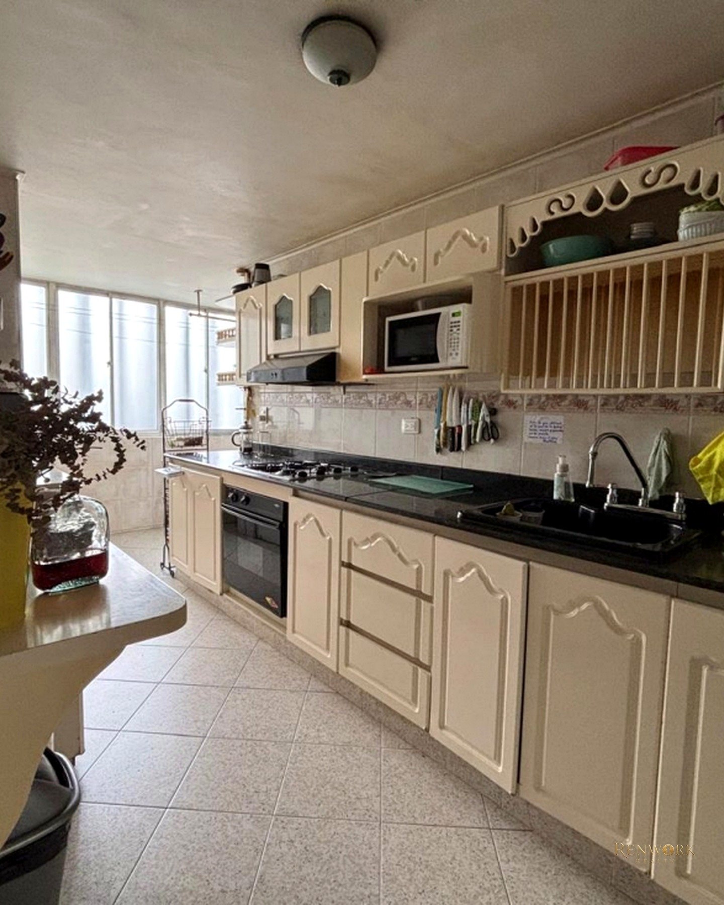 APARTAMENTO EN VENTA PARA REMODELAR, AGUACATALA, POBLADO. · foto 15