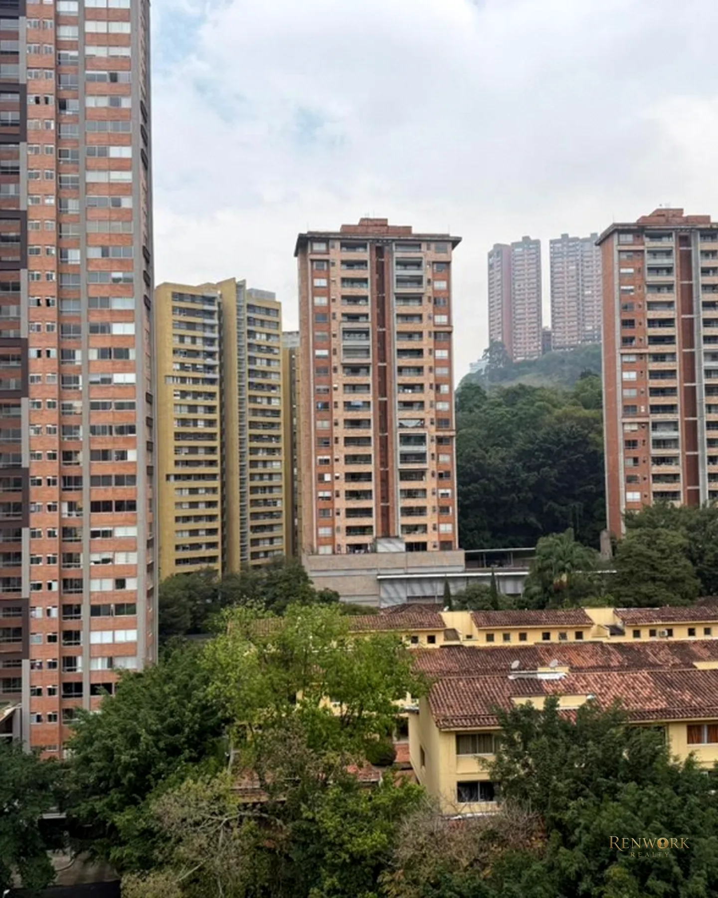 APARTAMENTO EN VENTA POBLADO -CASTROPOL · foto 21