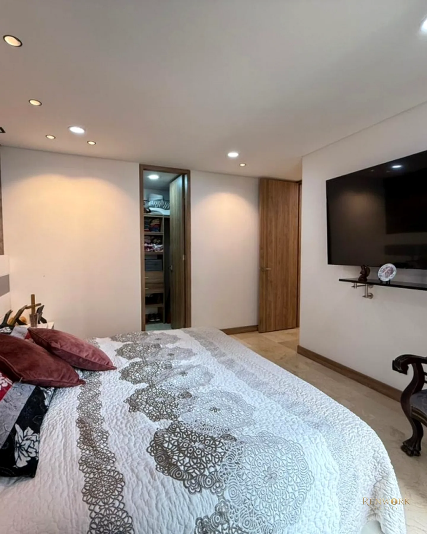 APARTAMENTO EN VENTA POBLADO -CASTROPOL · foto 11