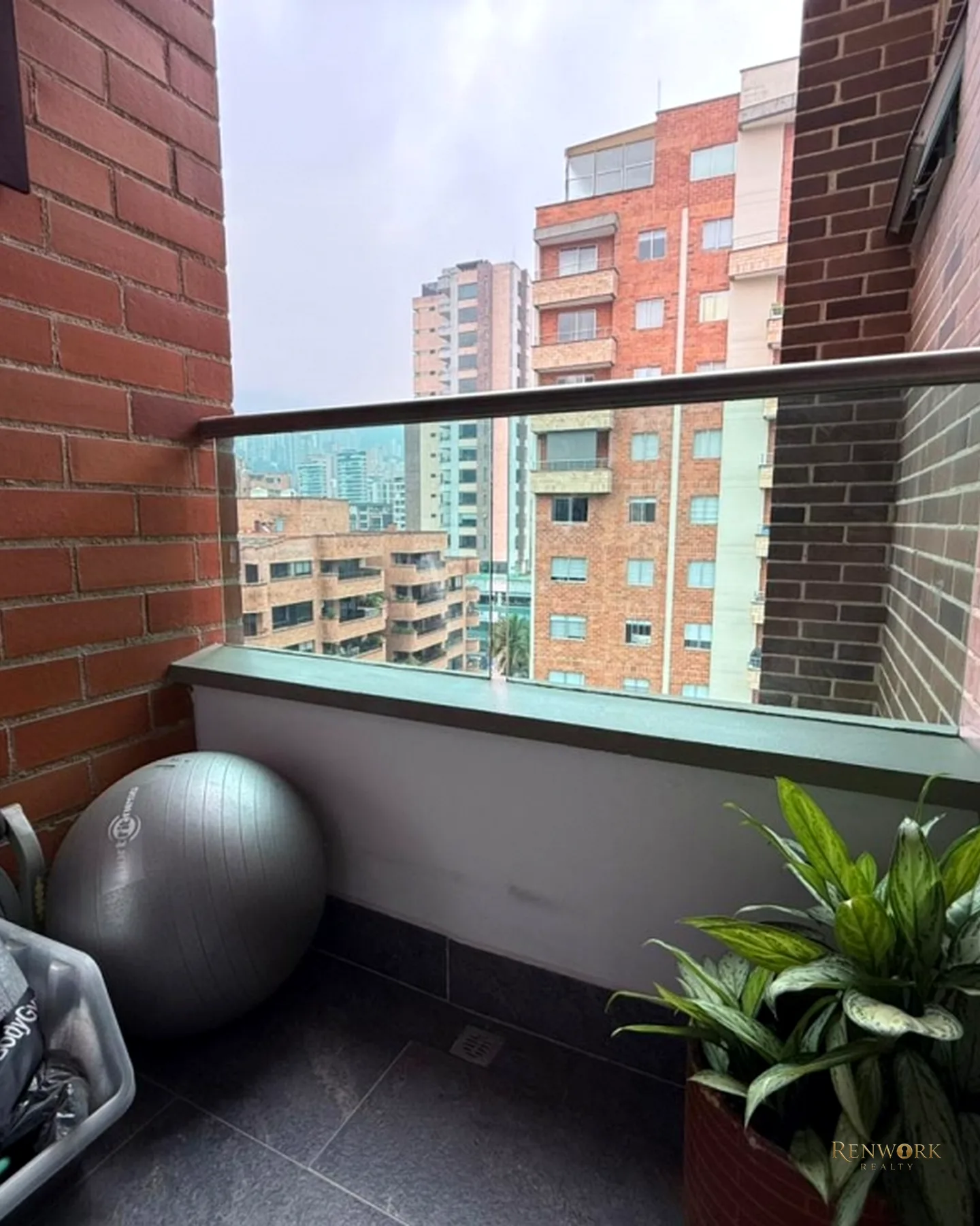 APARTAMENTO EN VENTA POBLADO -CASTROPOL · foto 18