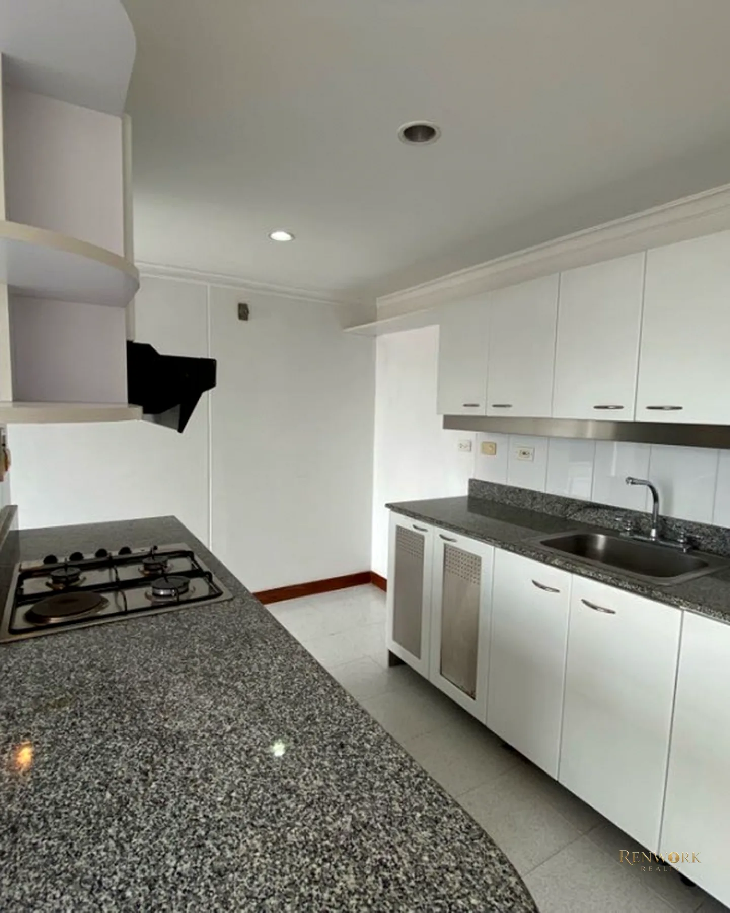 APARTAMENTO EN VENTA, POBLADO LAS SANTAS 192M2 · foto 3