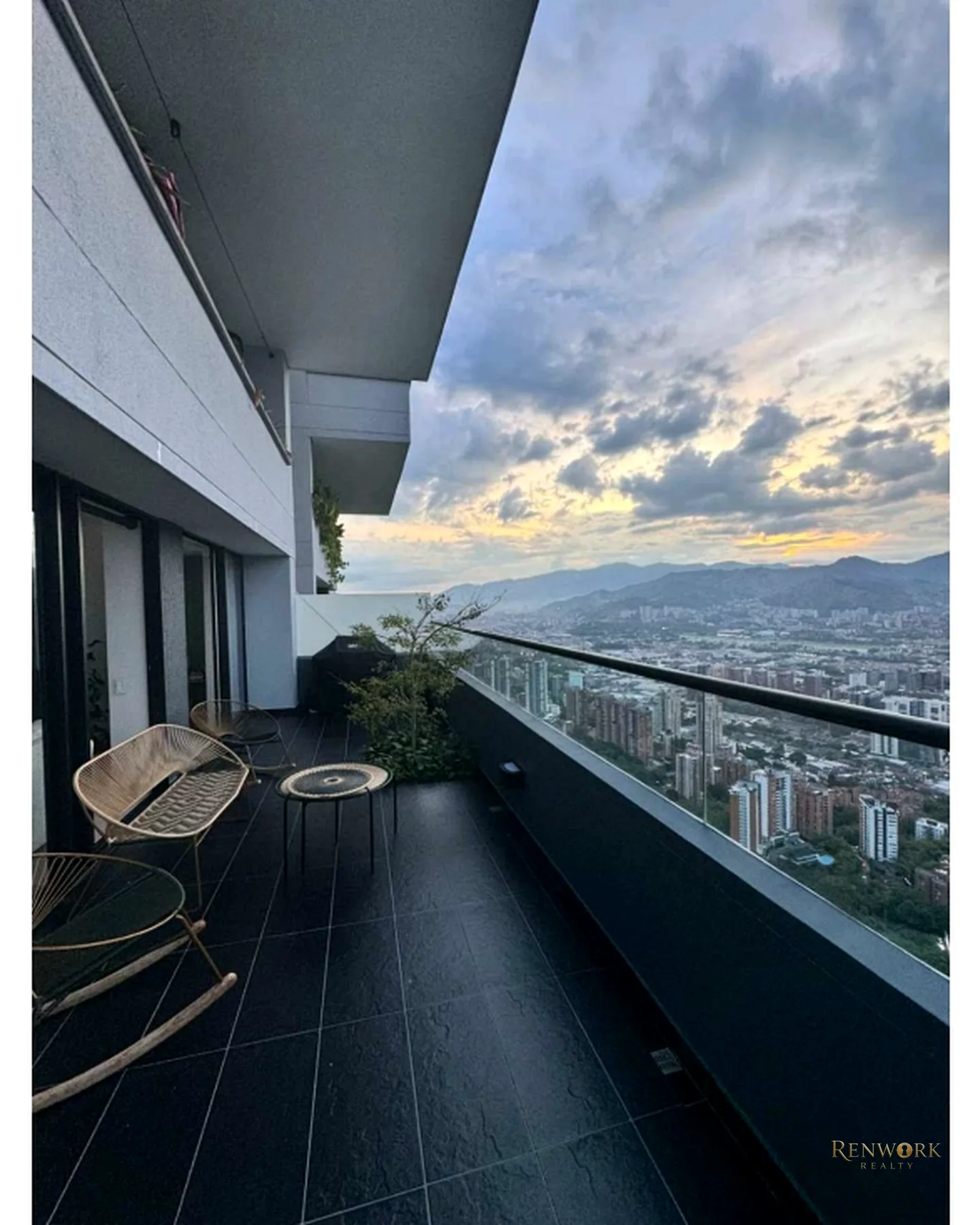 APARTAMENTO EN VENTA POBLADO SECTOR PALMAS · foto 4