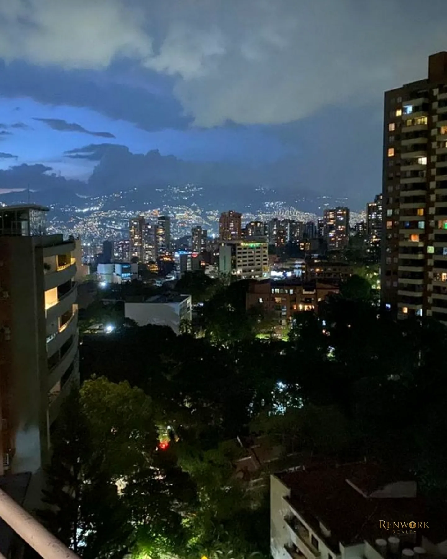 APARTAMENTO EN VENTA PROVENZA EL POBLADO MEDELLIN · foto 18