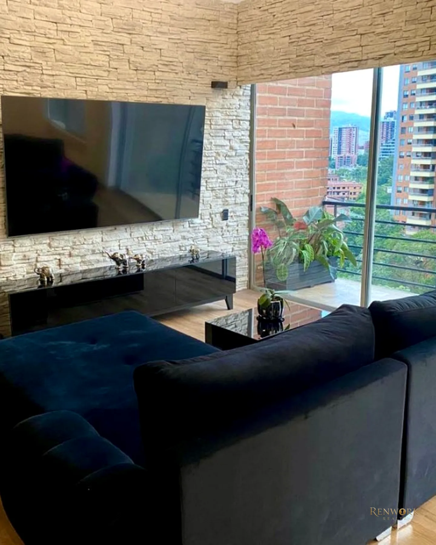 APARTAMENTO EN VENTA PROVENZA EL POBLADO MEDELLIN · foto 2