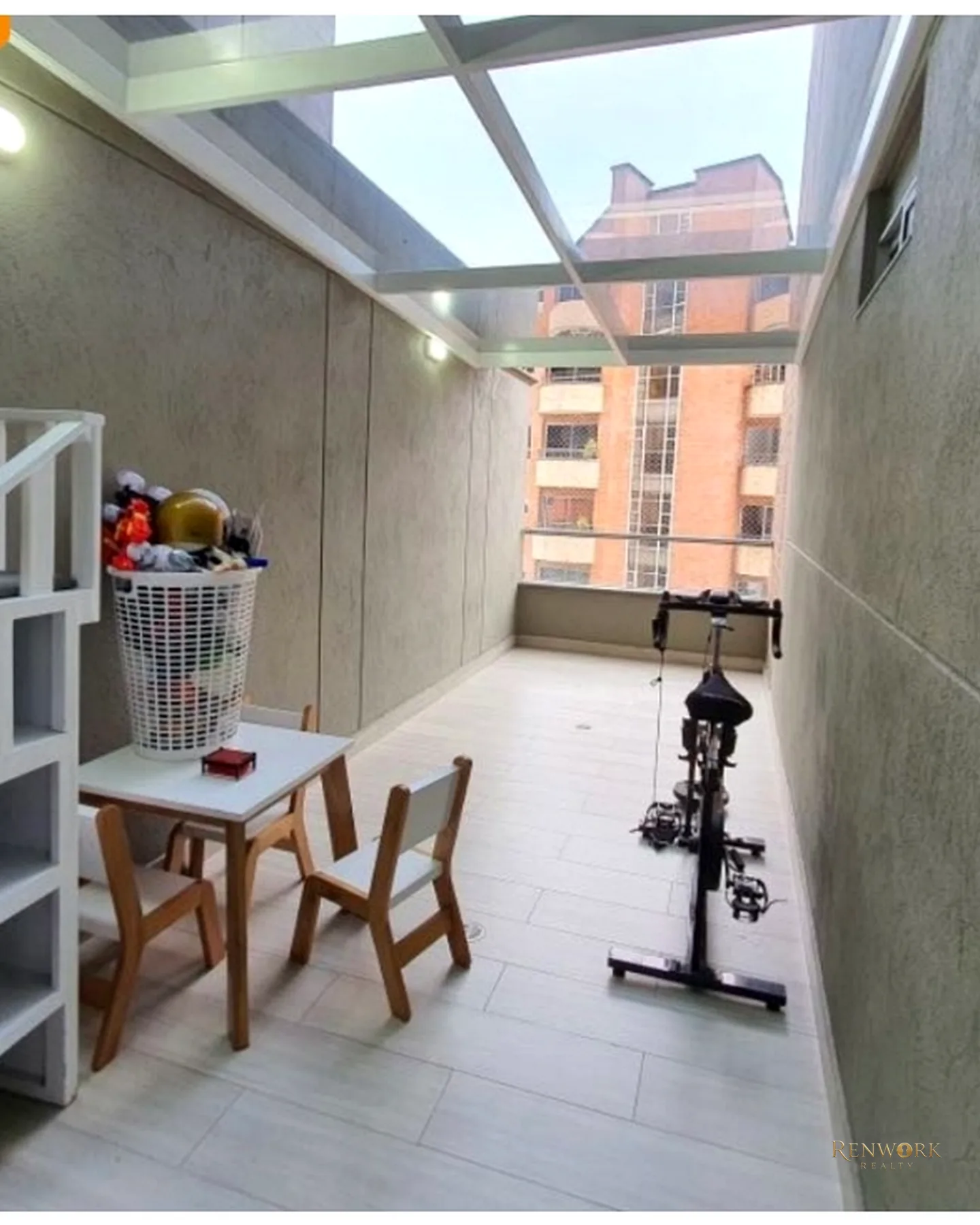 APARTAMENTO ENVIGADO CERCA AVENIDA EL POBLADO 165 METROS 1450 MILLONES · foto 4