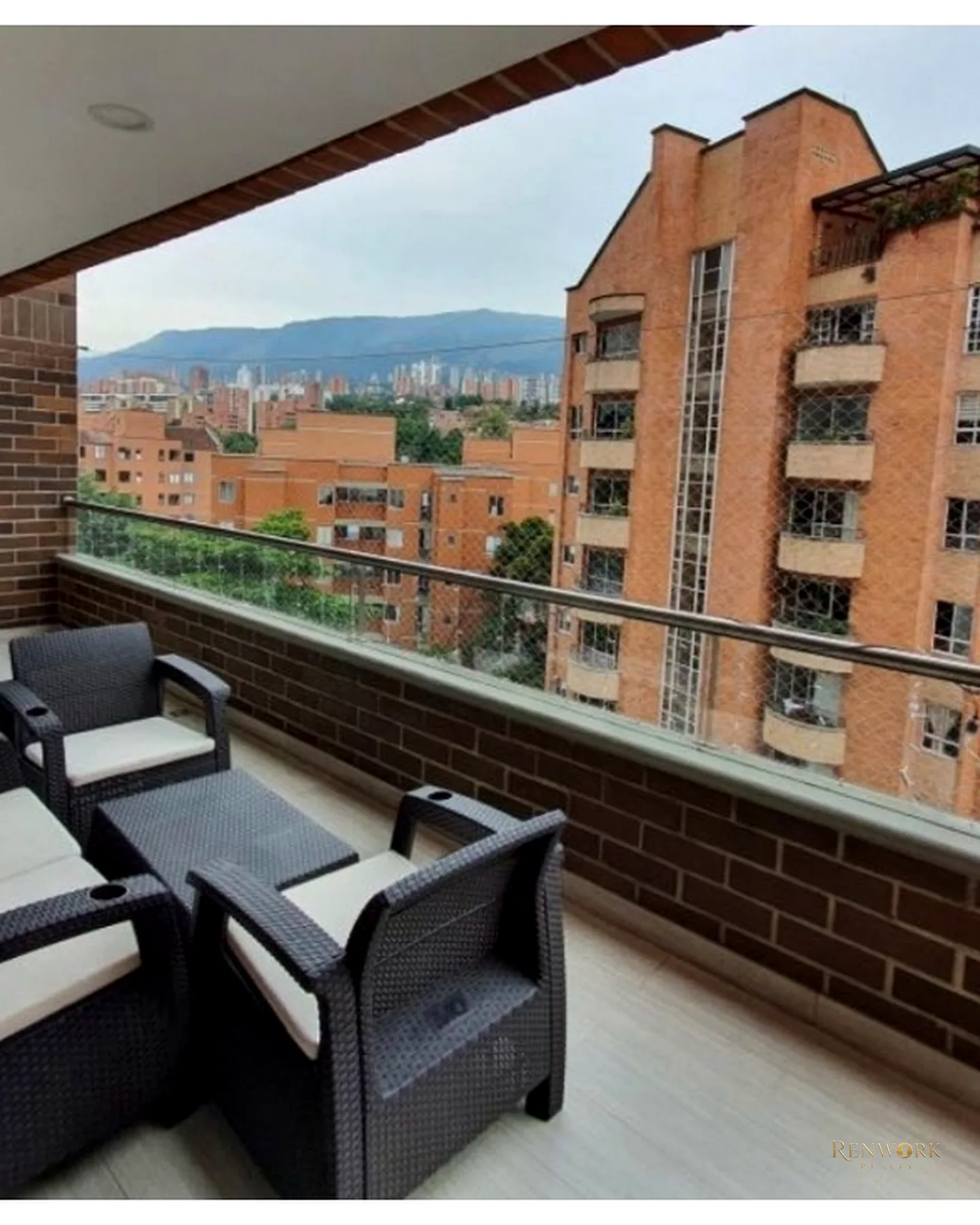APARTAMENTO ENVIGADO CERCA AVENIDA EL POBLADO 165 METROS 1450 MILLONES · foto 10