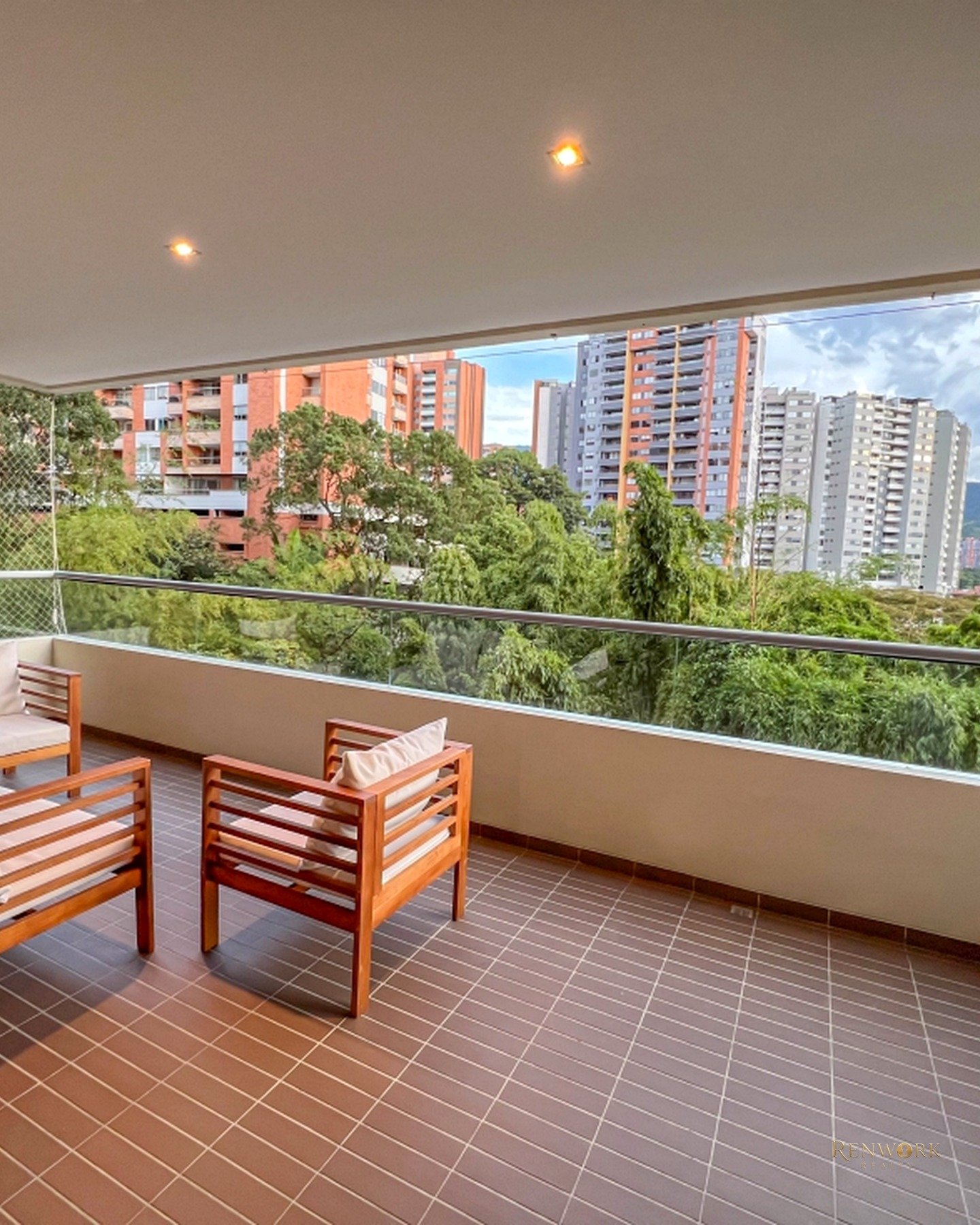 APARTAMENTO ENVIGADO ESMERALDAL 3 HABITACIONES CON BAÑO + SERV · foto 3