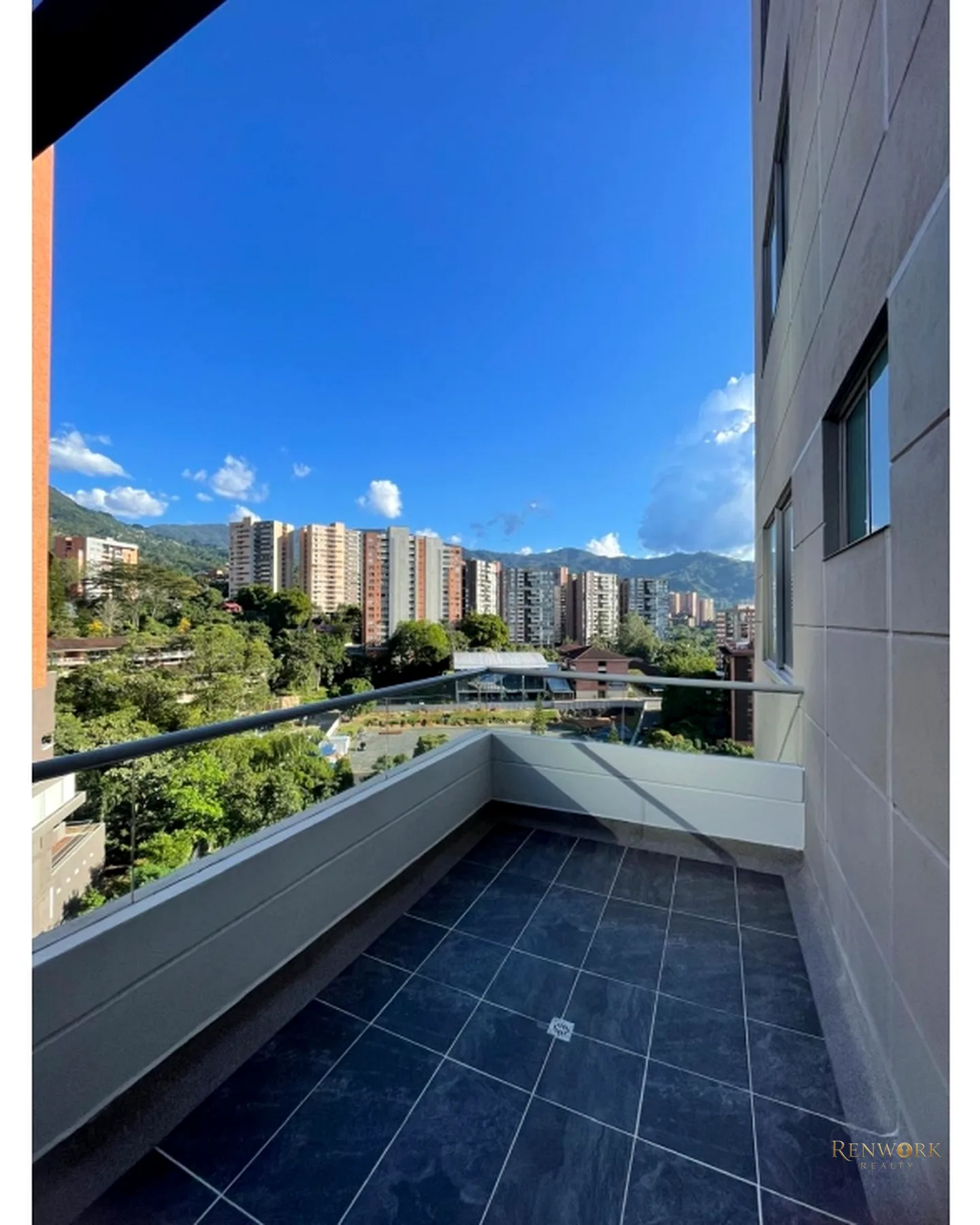 APARTAMENTO ENVIGADO NUEVO SECTOR LOMA LOS MESA TERRAZA · foto 12