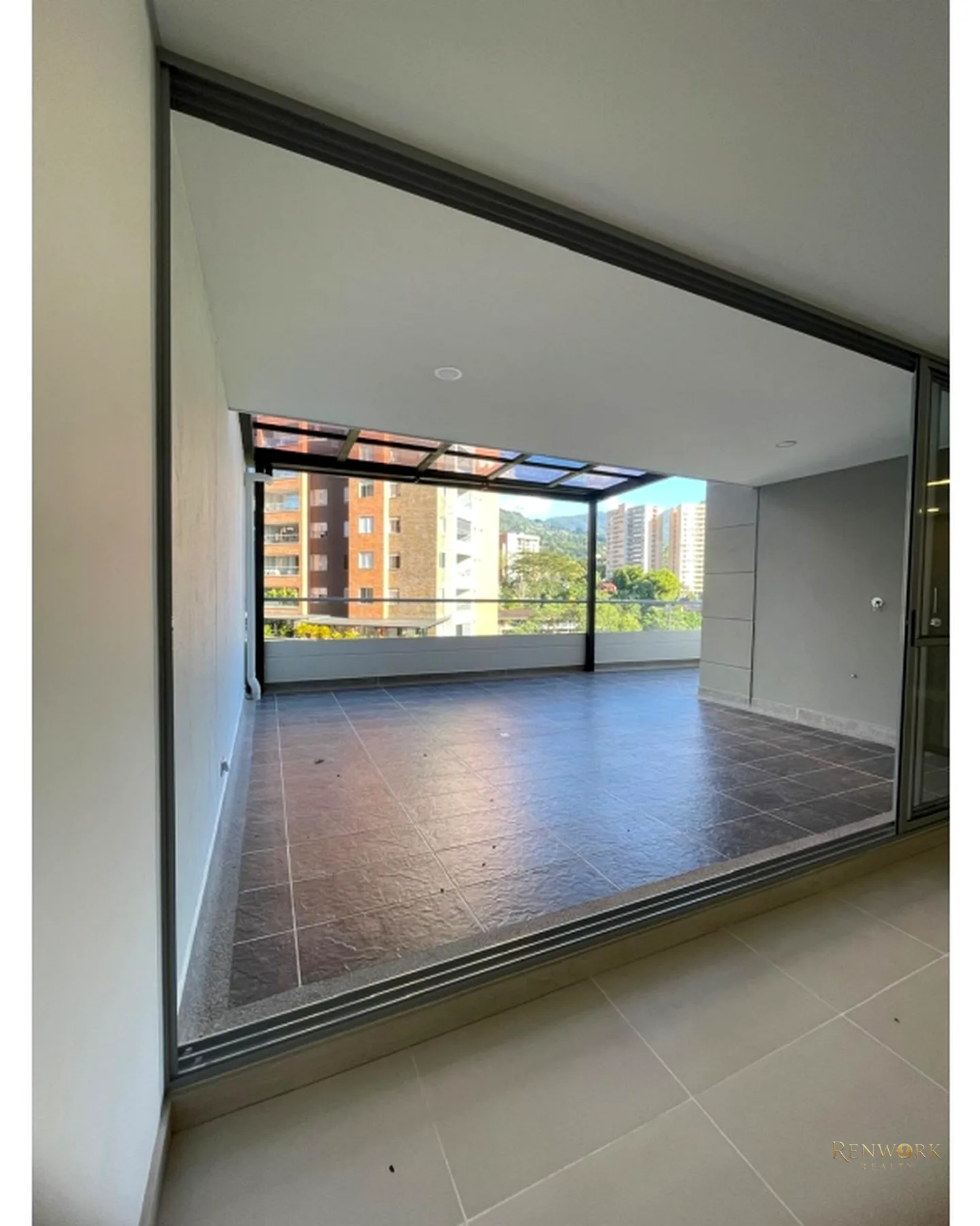 APARTAMENTO ENVIGADO NUEVO SECTOR LOMA LOS MESA TERRAZA · foto 1