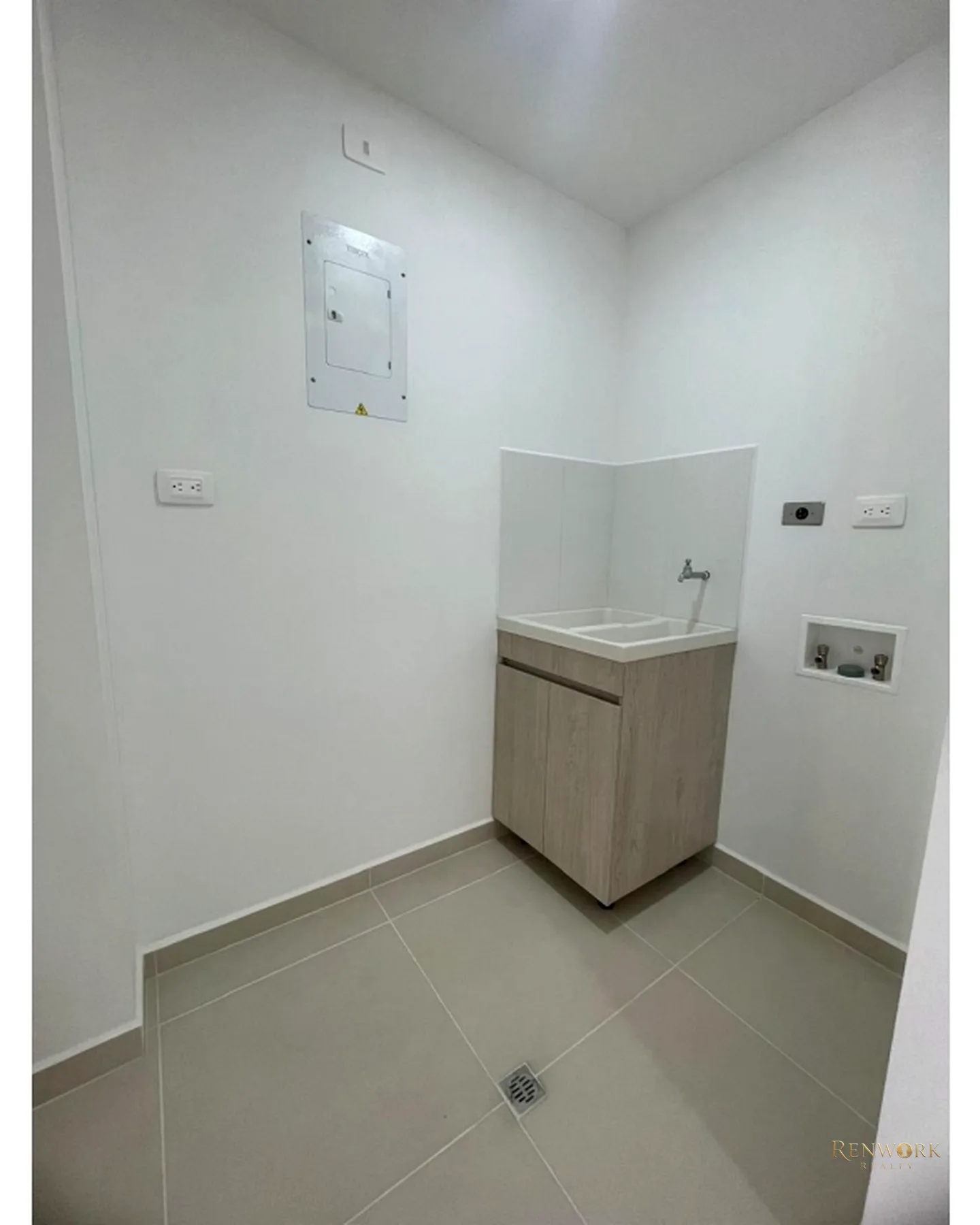 APARTAMENTO ENVIGADO NUEVO SECTOR LOMA LOS MESA TERRAZA · foto 5