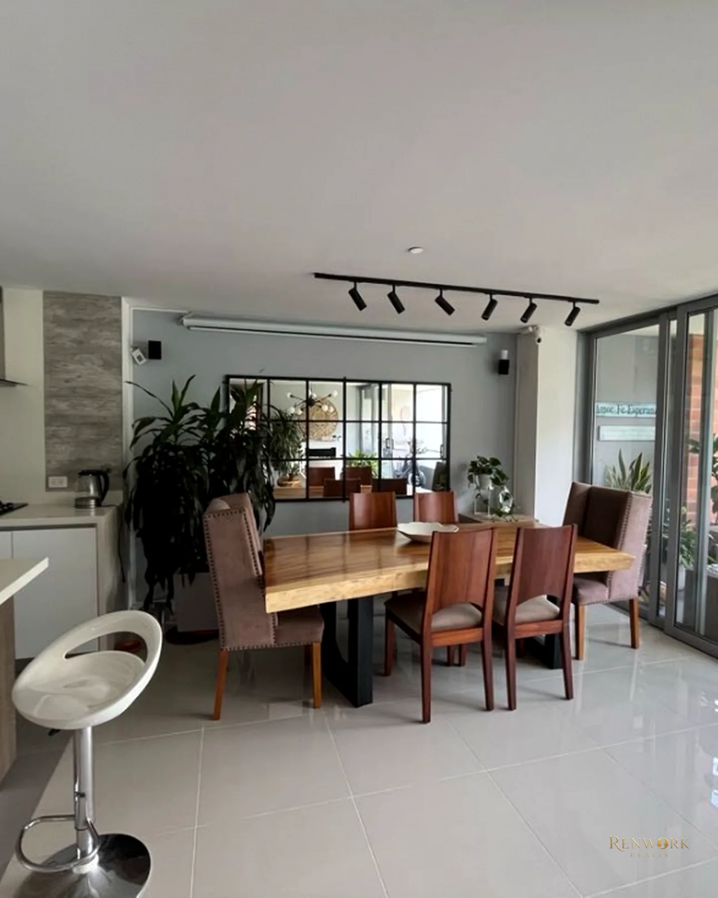 APARTAMENTO LOMA DE BRUJAS 148MT2/ 3 ALCOBAS CON BAÑO +SERVICIO/ VISTA · foto 2