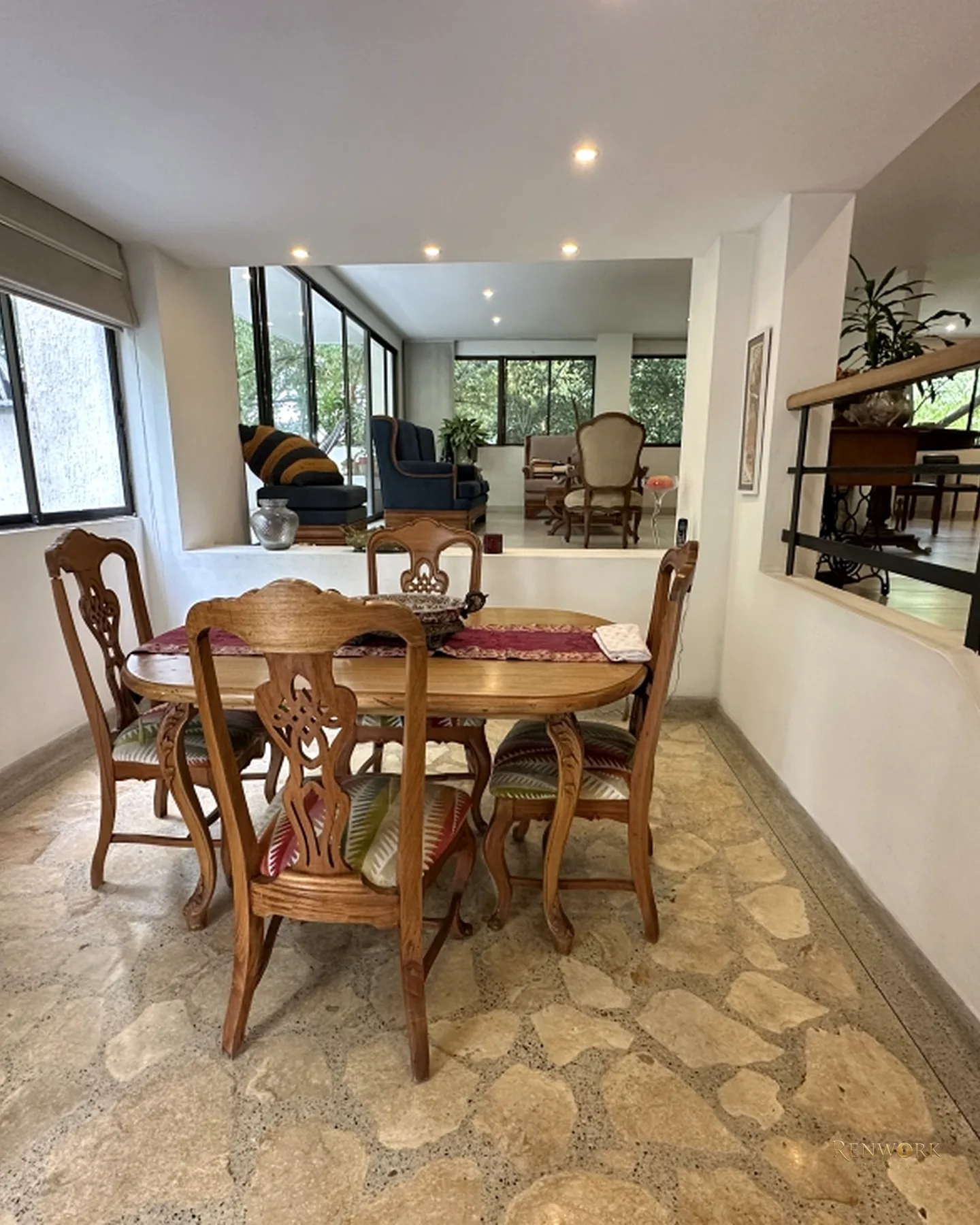 APARTAMENTO LOMA DEL TESORO CON POTENCIAL DE REFORMA, UNIDAD COMPLETA · foto 3