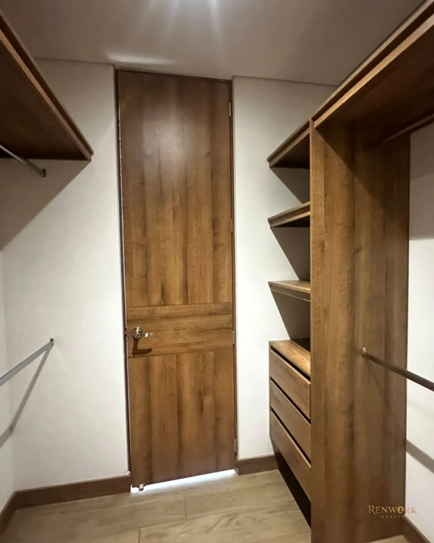 APARTAMENTO MEDELLIN PISO ALTO SIN PONIENTE SECTOR CIUDAD DEL RIO · foto 11