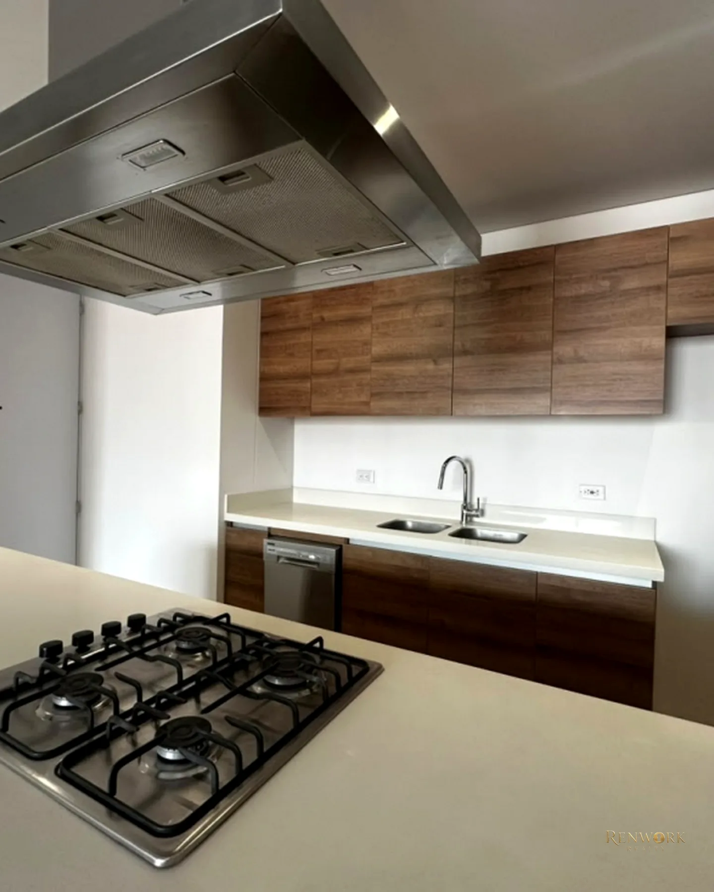 APARTAMENTO MEDELLIN PISO ALTO SIN PONIENTE SECTOR CIUDAD DEL RIO · foto 6