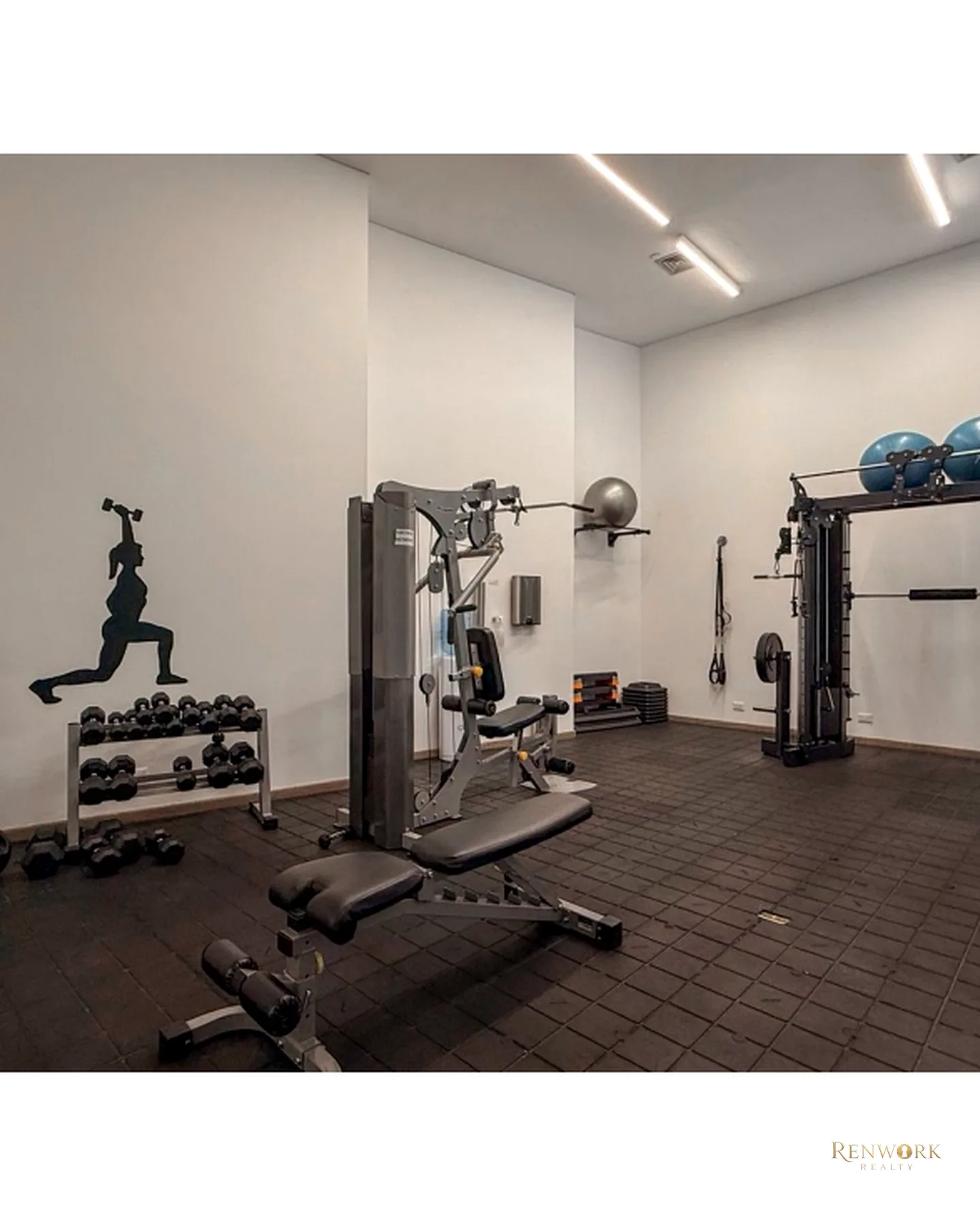 APARTAMENTO PARA LA VENTA EN EL POBLADO, CERCA AL TESORO PISO 19 · foto 22