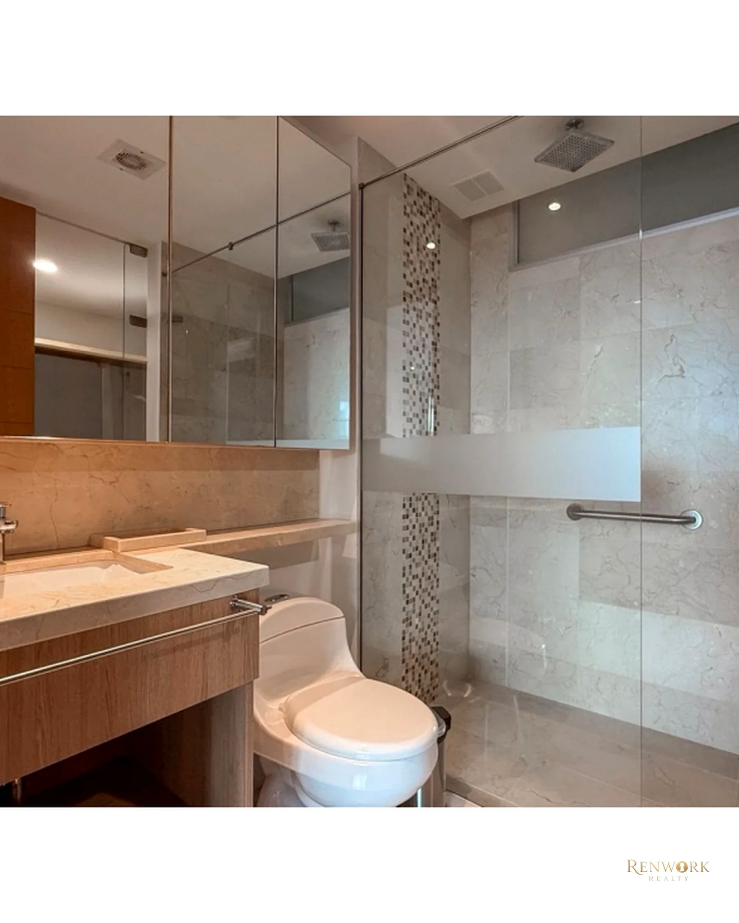 APARTAMENTO PARA LA VENTA EN EL POBLADO, CERCA AL TESORO PISO 19 · foto 15