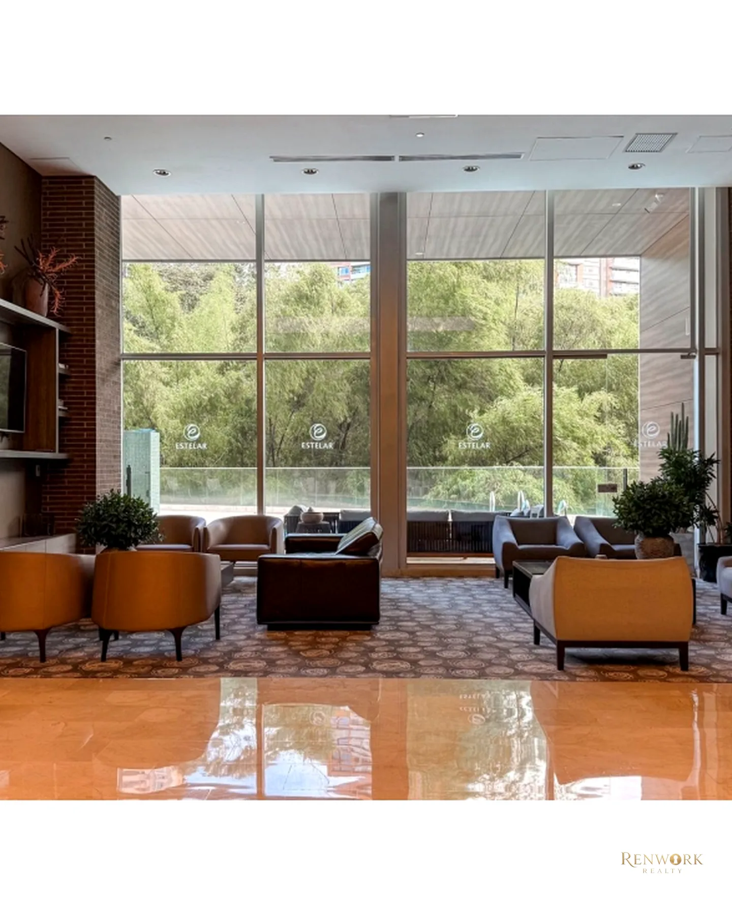 APARTAMENTO PARA LA VENTA EN EL POBLADO, CERCA AL TESORO PISO 19 · foto 1
