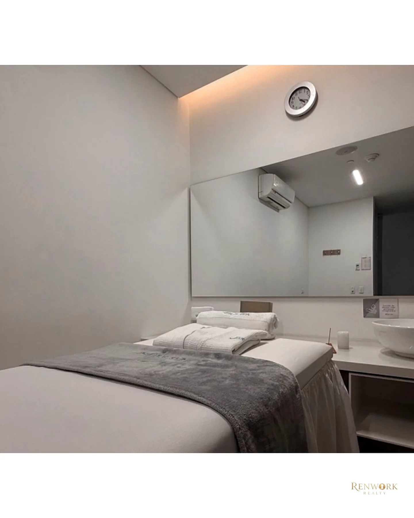 APARTAMENTO PARA LA VENTA EN EL POBLADO, CERCA AL TESORO PISO 19 · foto 20