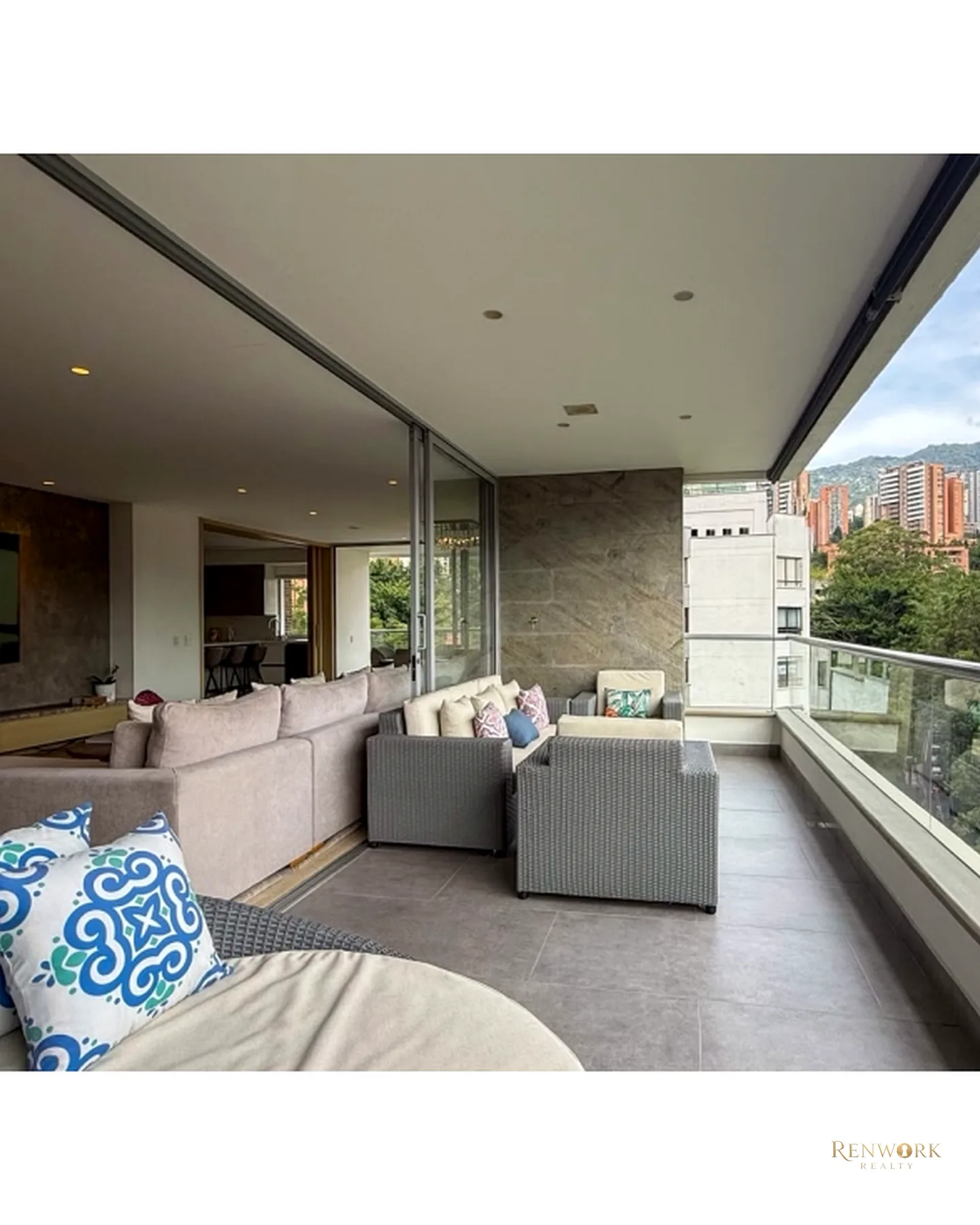 APARTAMENTO PARA LA VENTA EN EL POBLADO, PISO 10 · foto 20