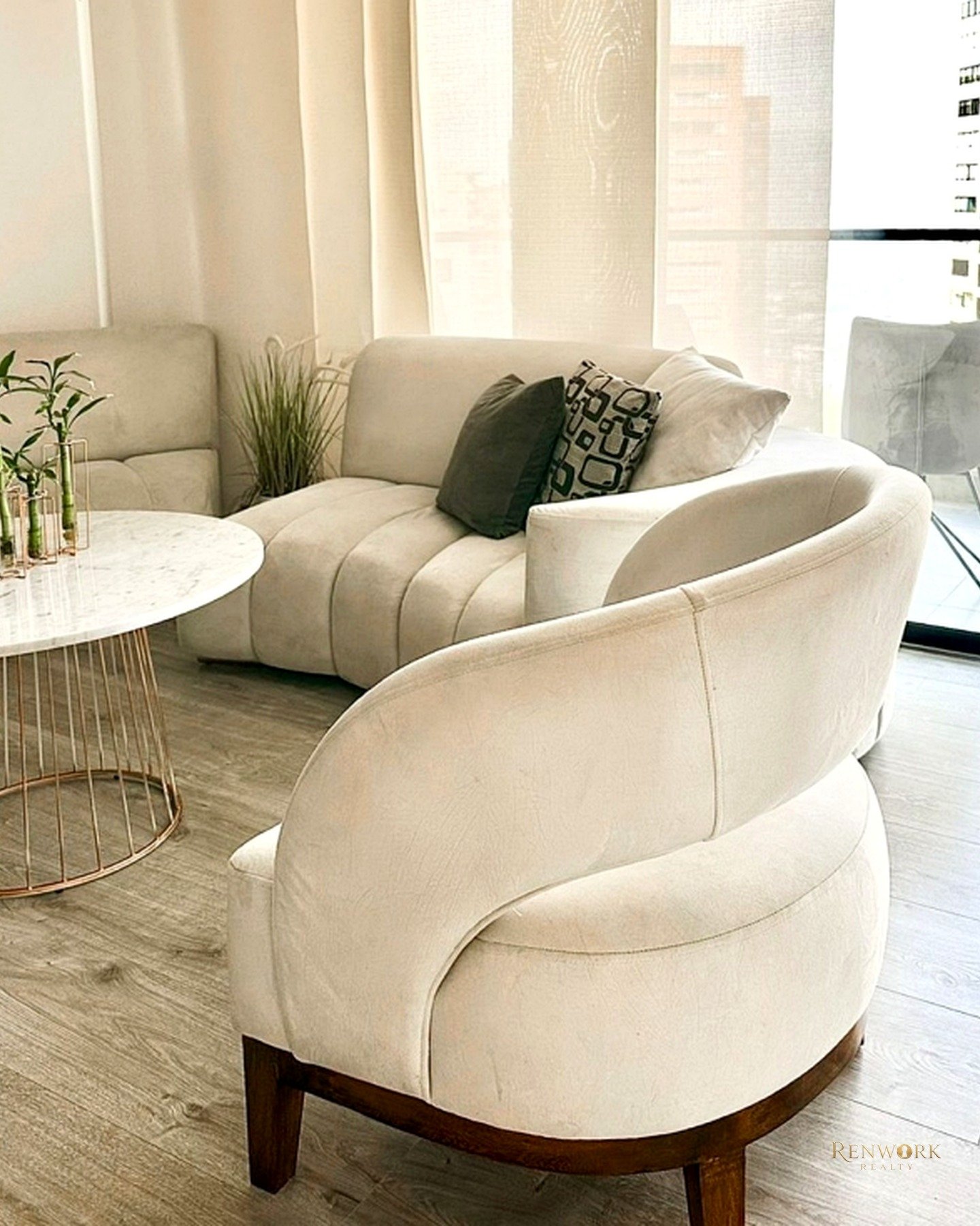 APARTAMENTO PARA LA VENTA EN EL POBLADO, PISO 18 · foto 2