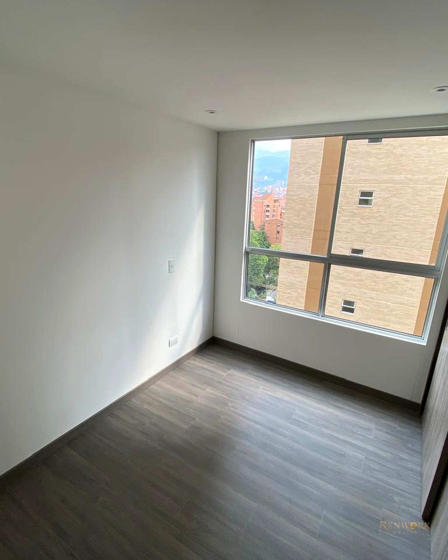 APARTAMENTO PARA LA VENTA EN ENVIGADO · foto 3