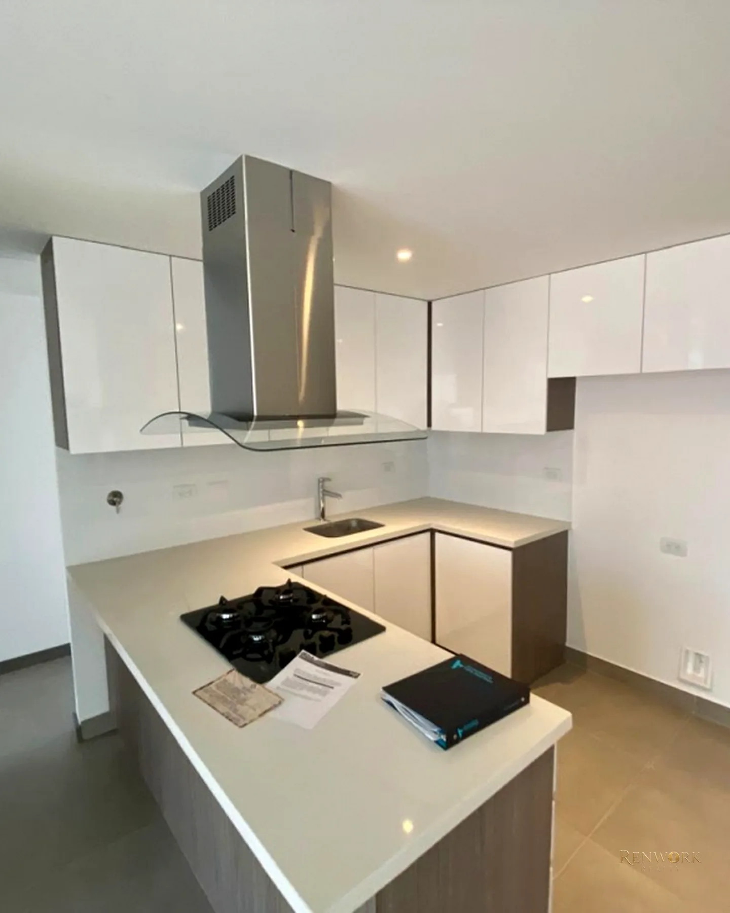 APARTAMENTO PARA LA VENTA EN ENVIGADO · foto 3