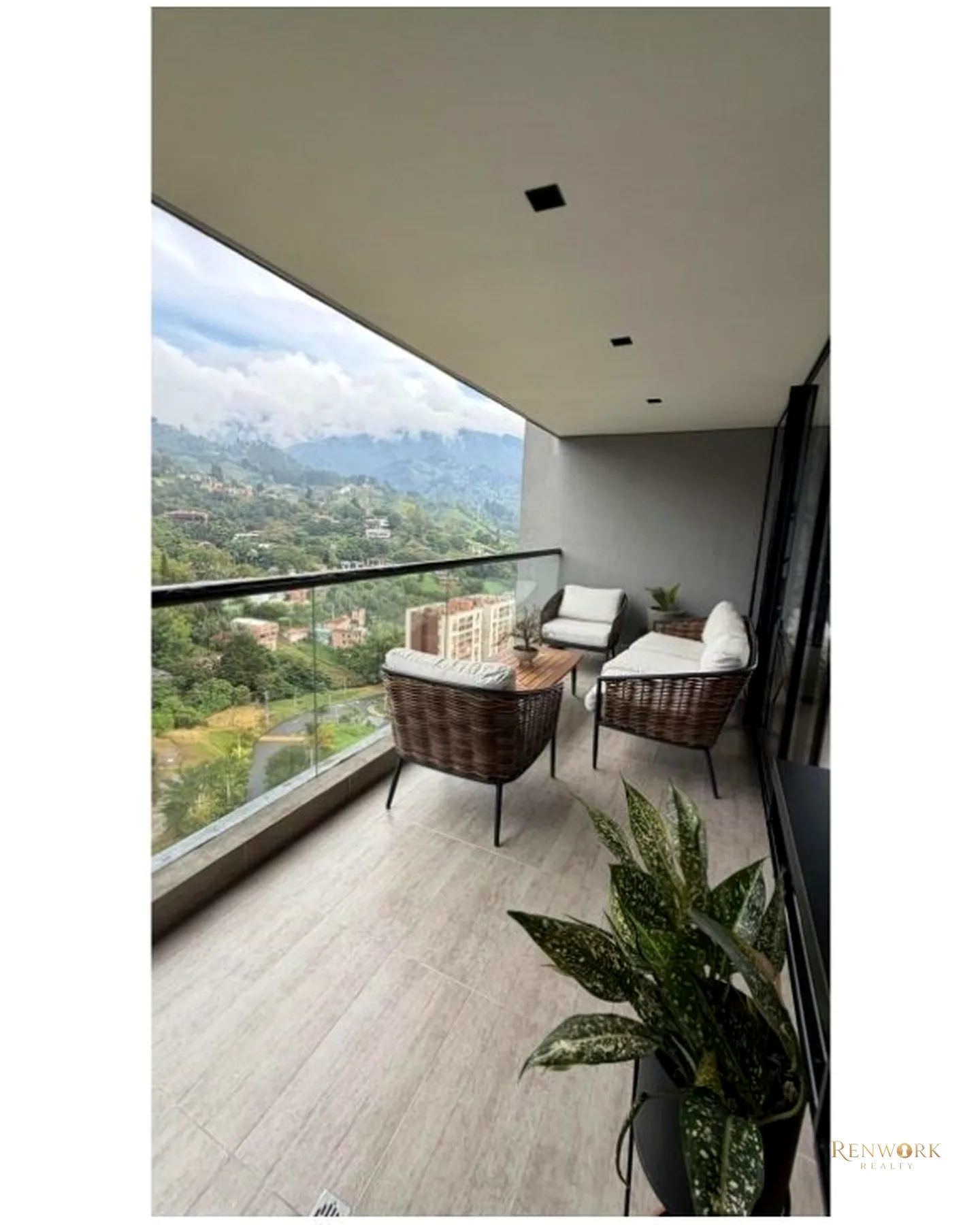 APARTAMENTO PARA LA VENTA EN ENVIGADO LOMA LAS BRUJAS · foto 3