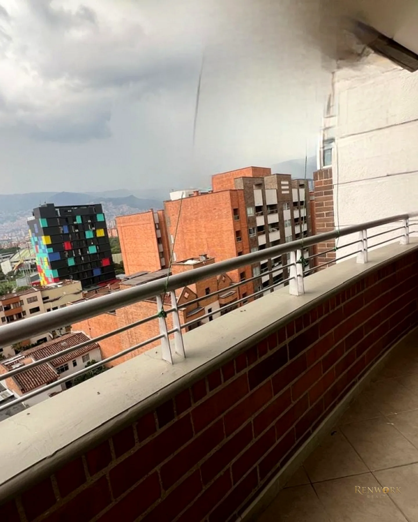 APARTAMENTO PARA LA VENTA EN LAURELES, MEDELLÍN · foto 4